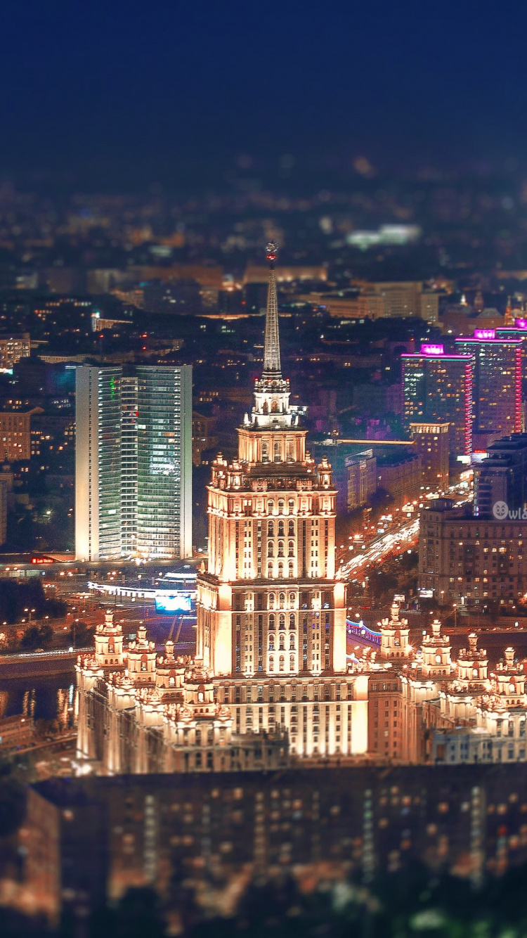 Horizonte de la Ciudad Durante la Noche. Wallpaper in 750x1334 Resolution