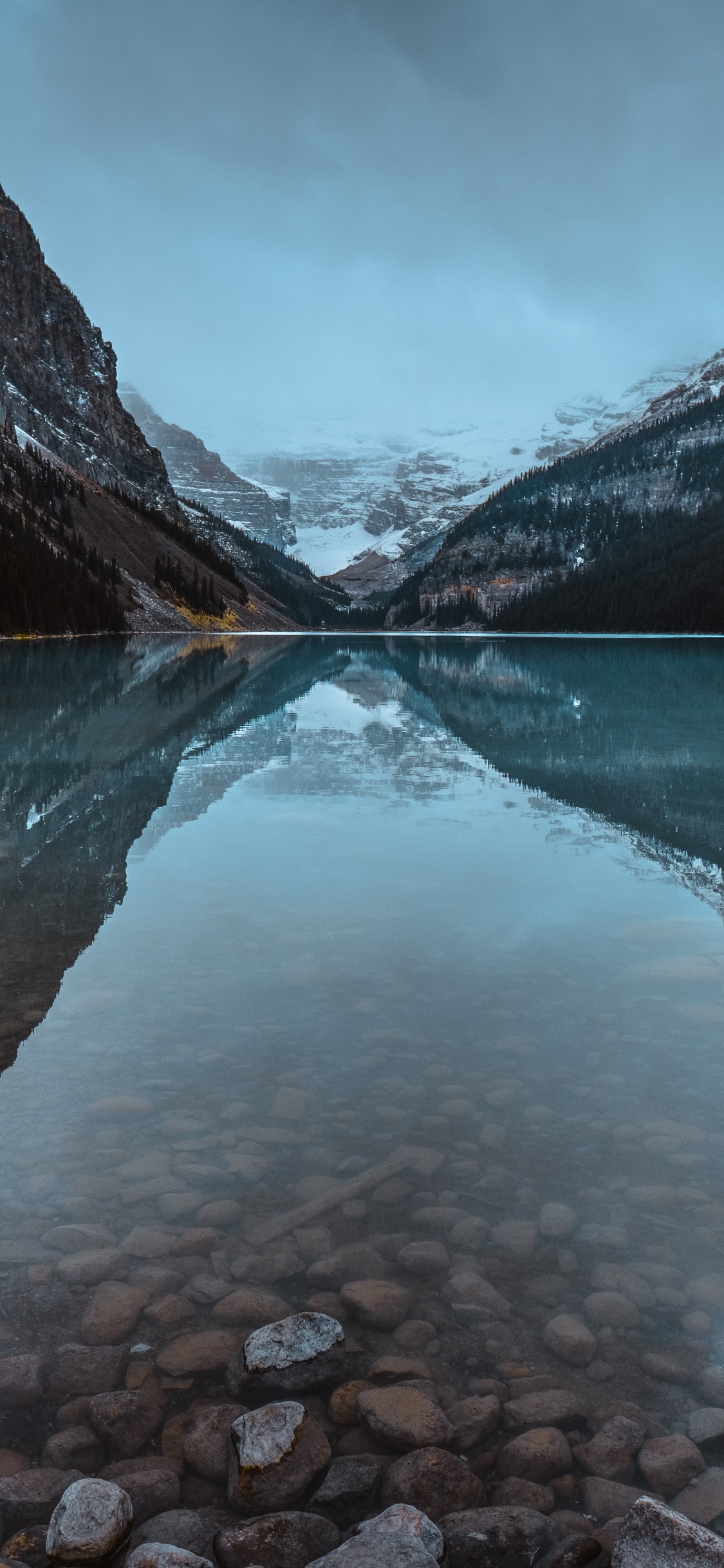 Lake Louise, Lago, Naturaleza, Montaña, Las Formaciones Montañosas. Wallpaper in 1125x2436 Resolution