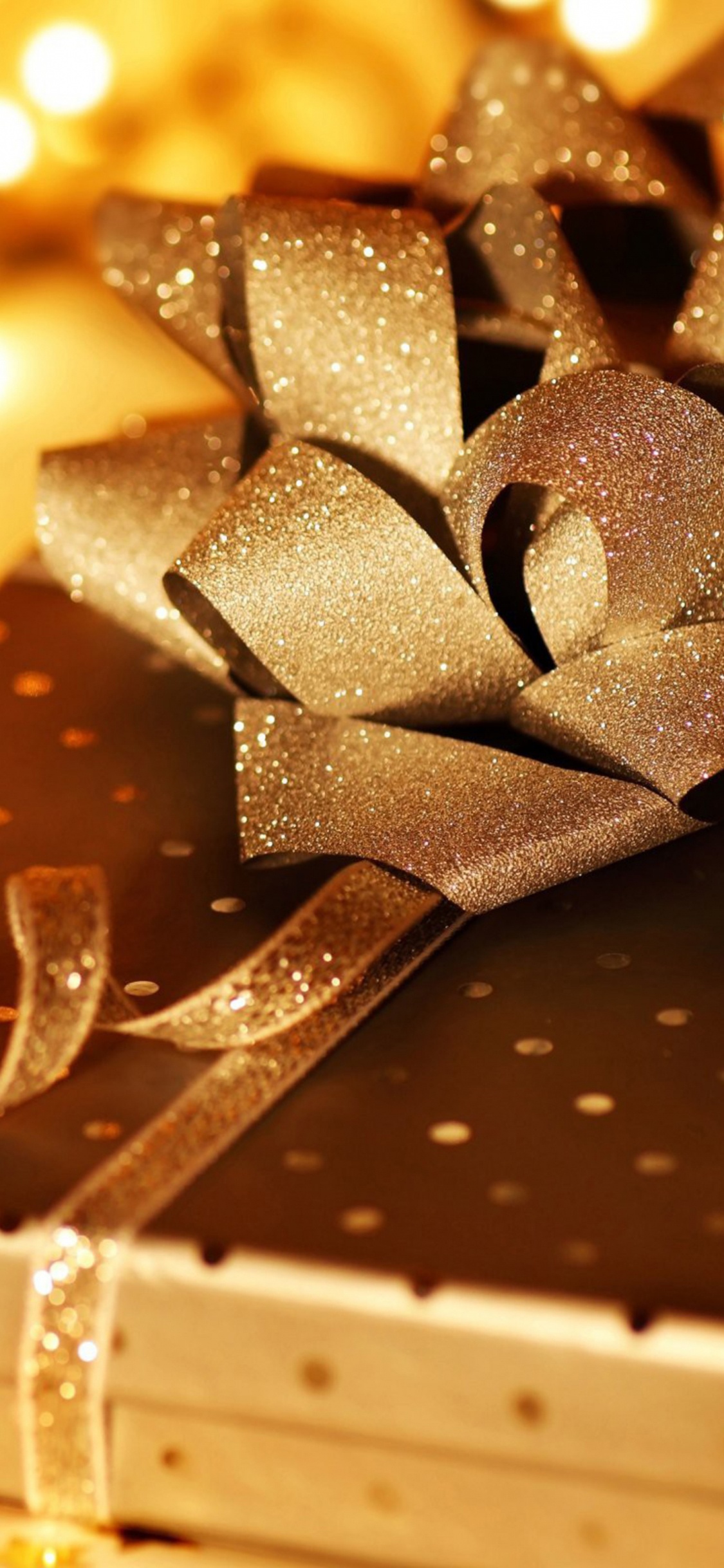 Gift, Ribbon, Gift Wrapping, Christmas Eve, Christmas Decoration. Wallpaper in 1125x2436 Resolution