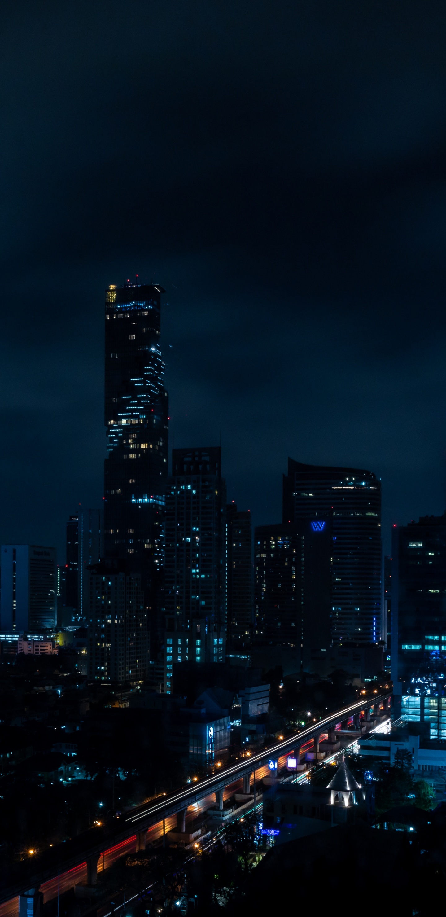 Skyline Der Stadt Bei Nacht Night. Wallpaper in 1440x2960 Resolution