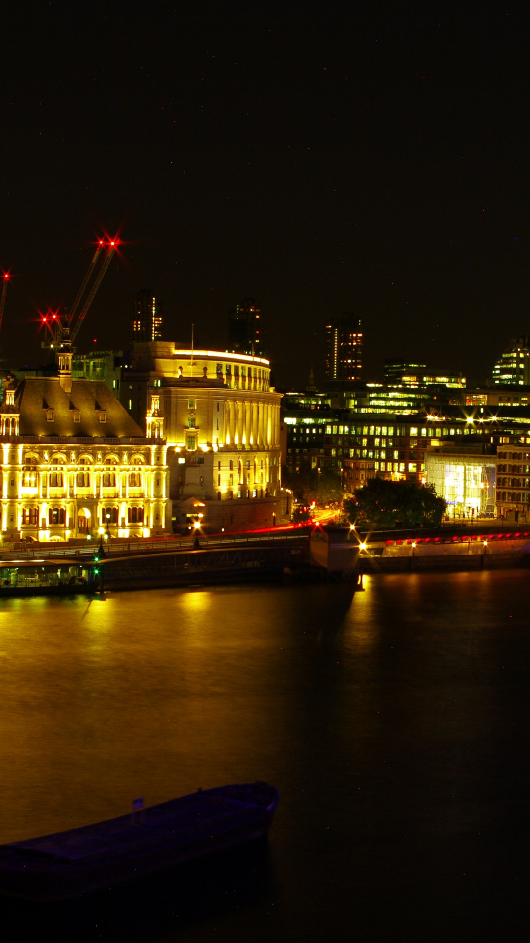 Edificio de Hormigón Blanco y Marrón Durante la Noche.. Wallpaper in 1080x1920 Resolution