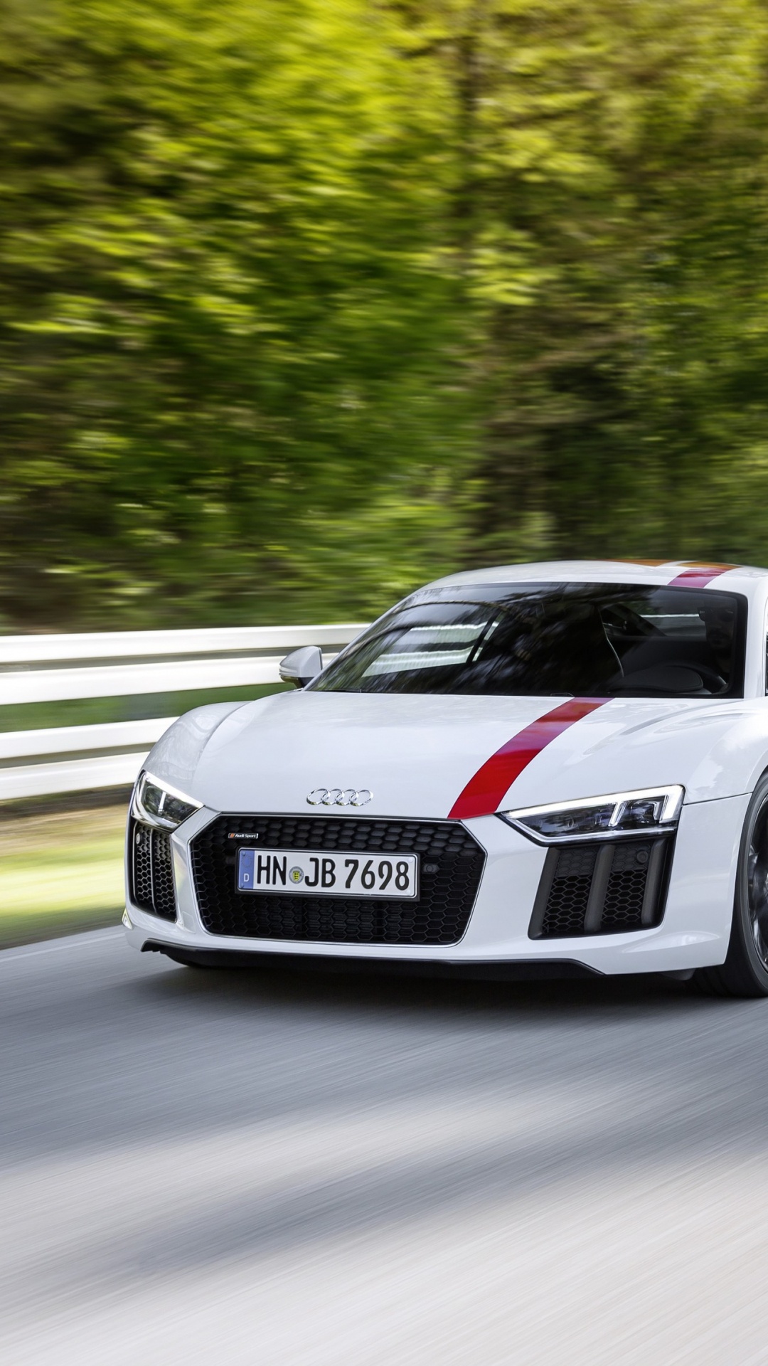 Porsche 911 Blanche Sur Route Pendant la Journée. Wallpaper in 1080x1920 Resolution