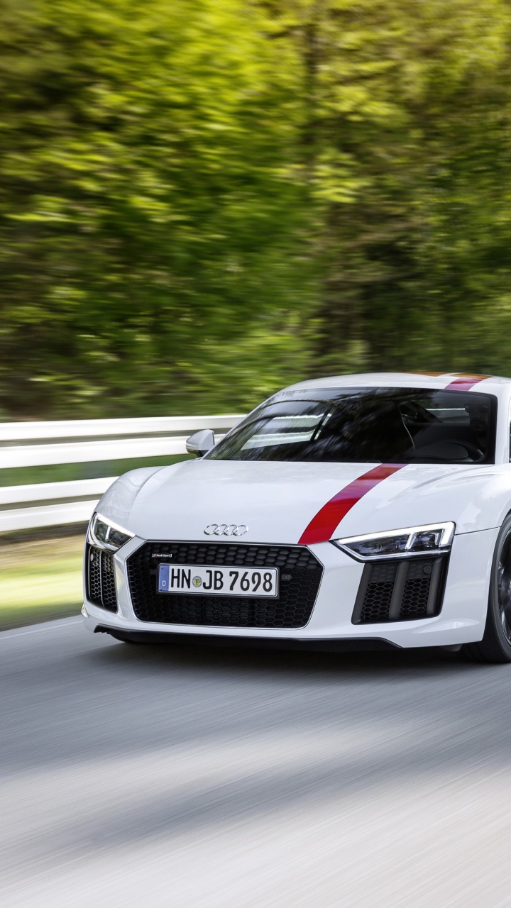 Porsche 911 Blanco en la Carretera Durante el Día. Wallpaper in 720x1280 Resolution