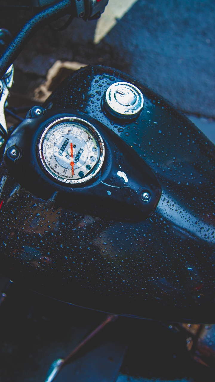 Black and Silver Motorcycle Speedometer. Wallpaper in 720x1280 Resolution