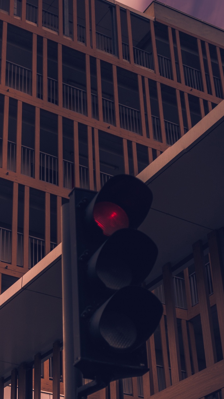 Traffic Light on Red Light. Wallpaper in 720x1280 Resolution