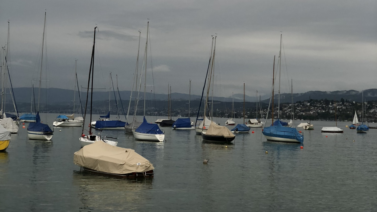 Watercraft, Liquid, Cloud, Water, Boat. Wallpaper in 1280x720 Resolution