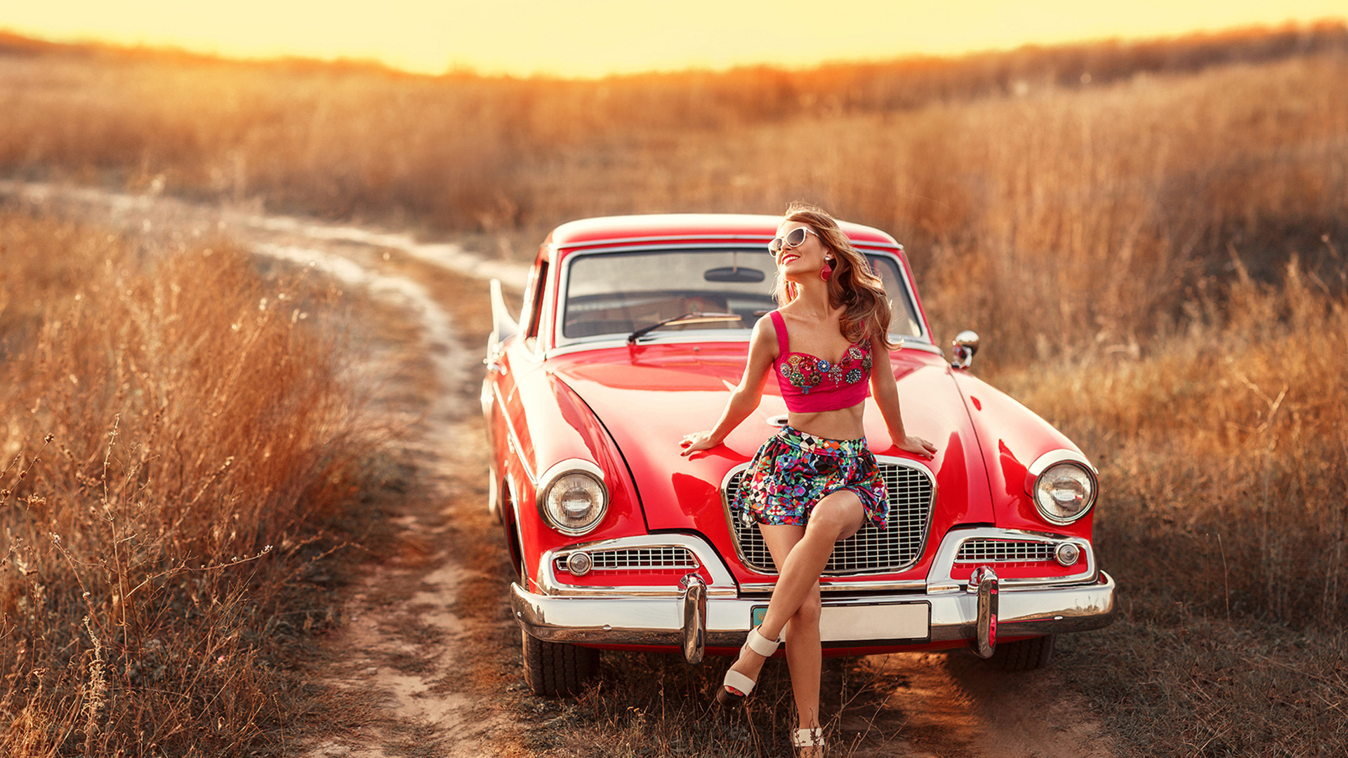 Femme en Robe Sans Manches Rouge et Blanche Debout à Côté D'une Voiture Rouge et Blanche Pendant la Journée. Wallpaper in 1920x1080 Resolution