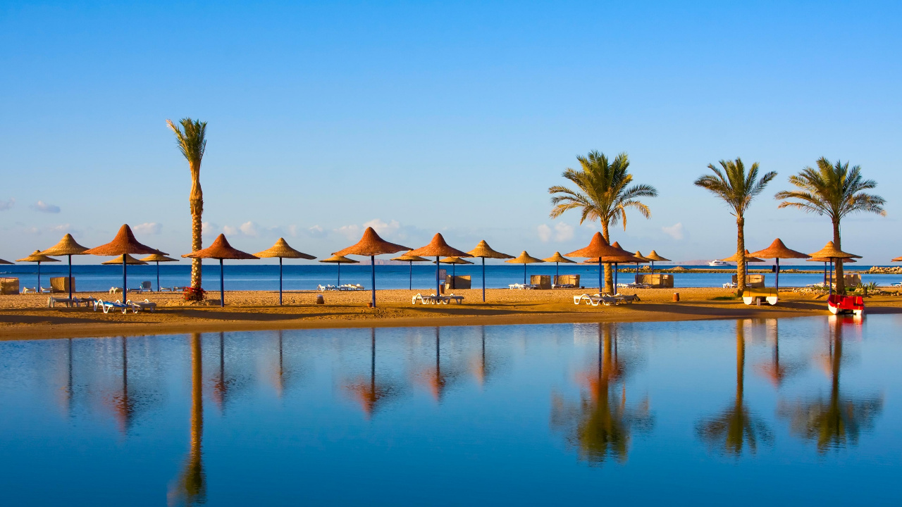 Brauner Holzsteg am See Tagsüber. Wallpaper in 1280x720 Resolution