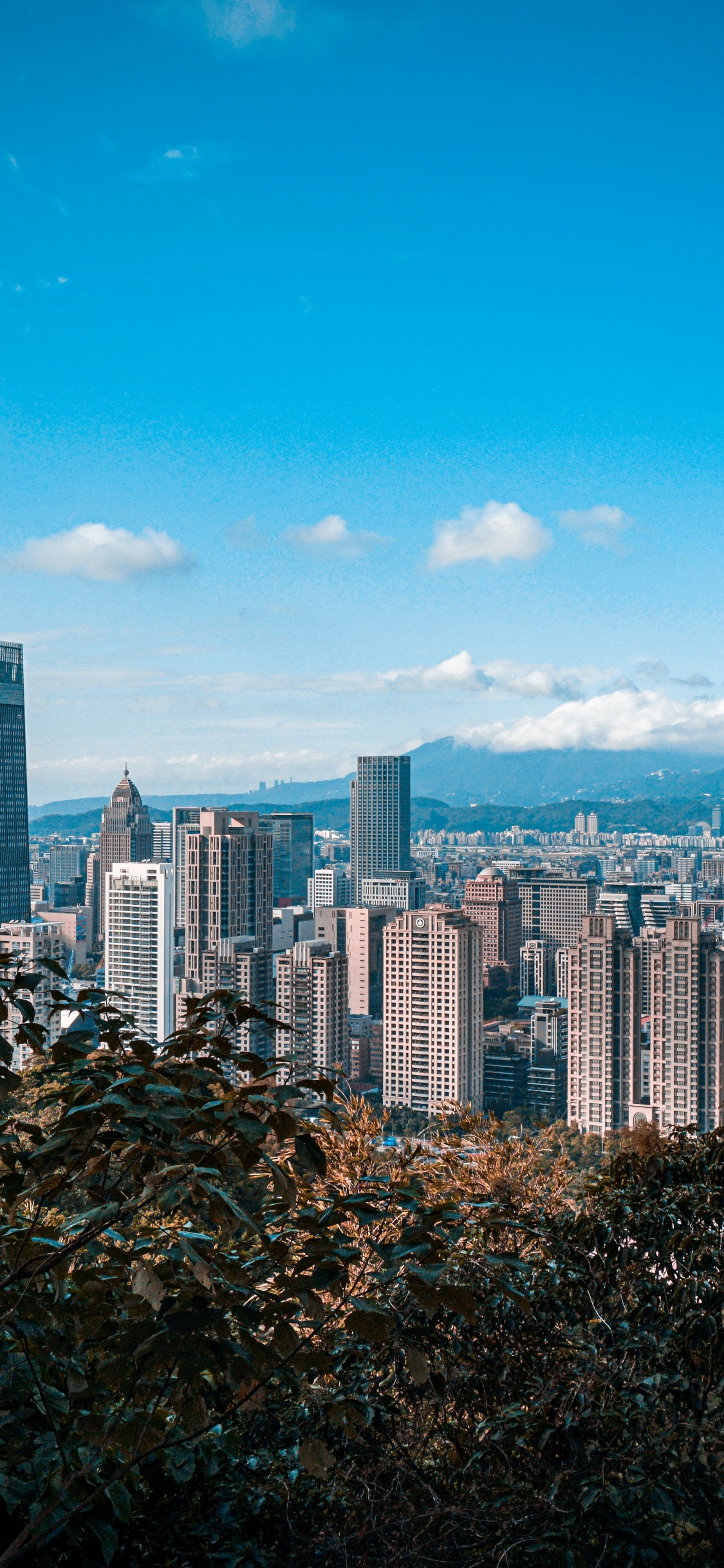 Xiangshan Hiking Trail, Melbourne, Cloud, Skyscraper, Building. Wallpaper in 1125x2436 Resolution