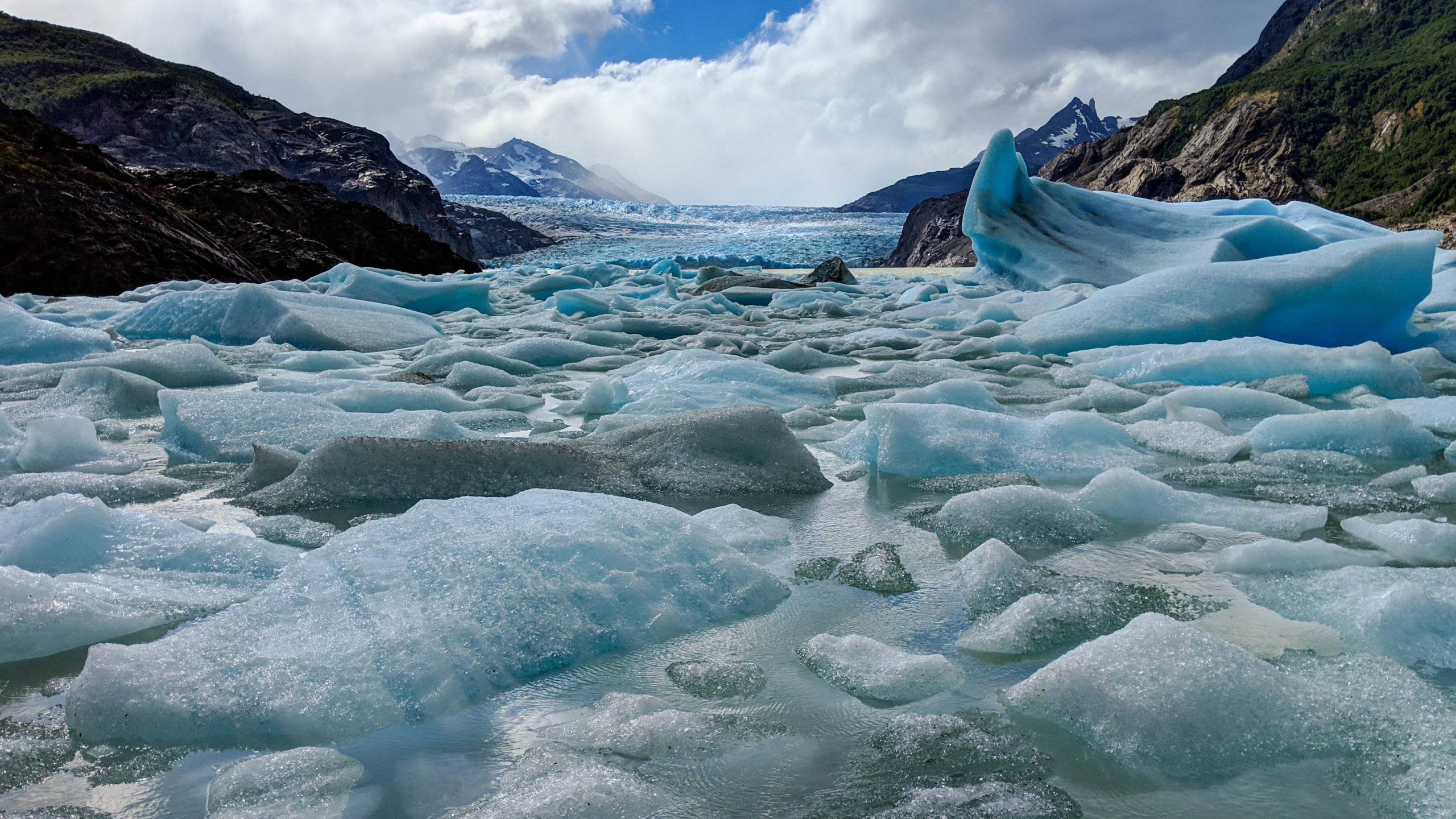 le Lac Glaciaire, Glacier, Grey Glacier, Cathédrale de Marbre, Eau. Wallpaper in 2560x1440 Resolution