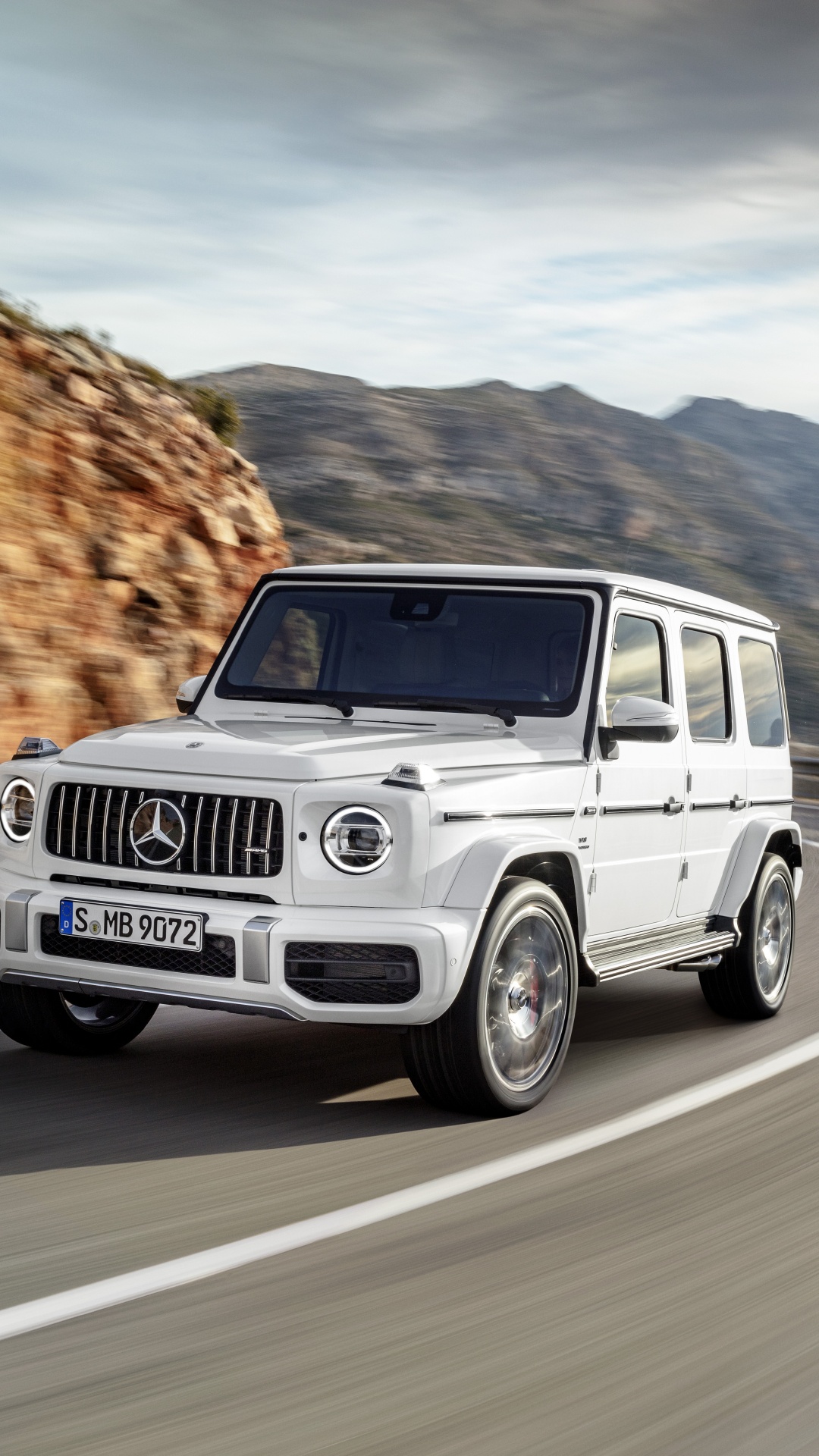 White Suv on Road During Daytime. Wallpaper in 1080x1920 Resolution