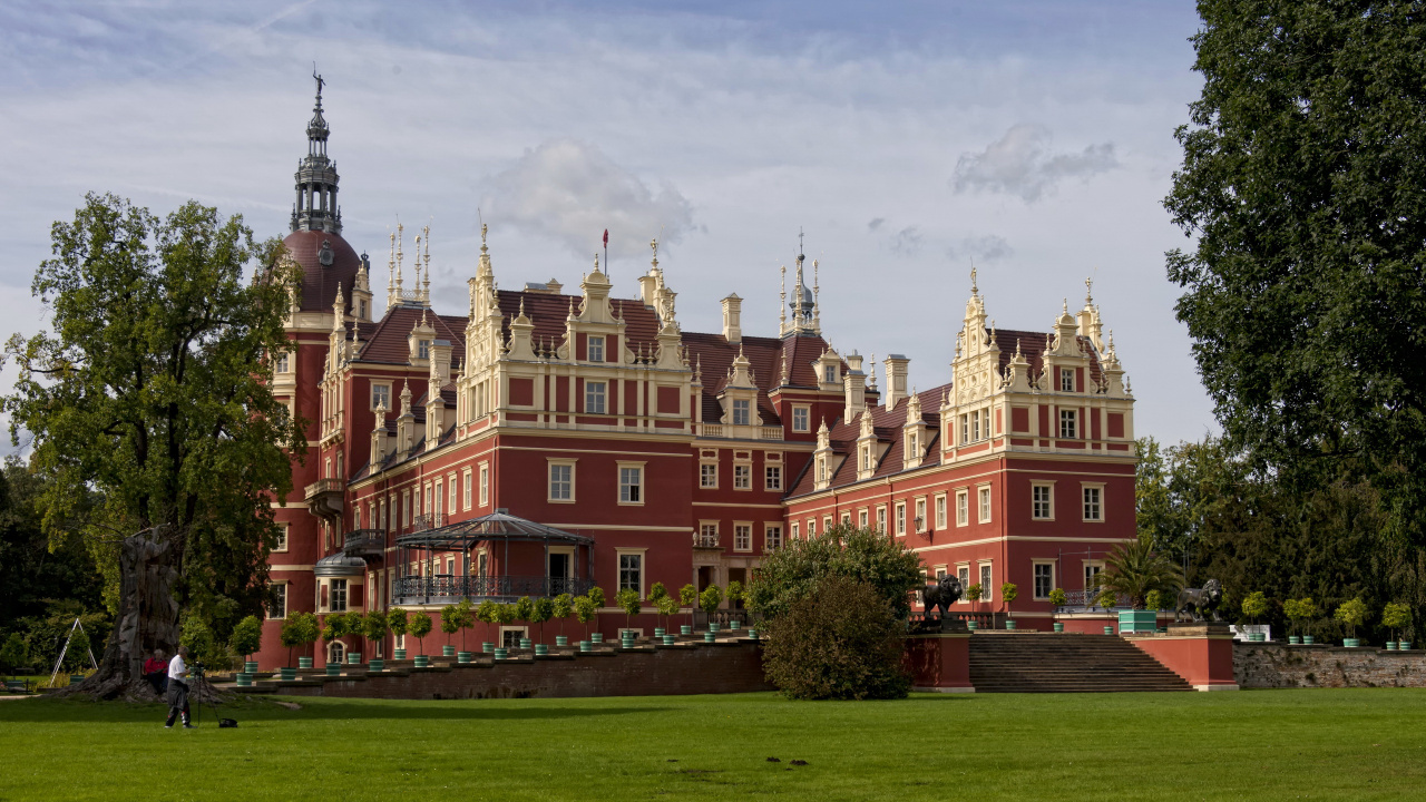 Edificio de Hormigón Marrón y Gris. Wallpaper in 1280x720 Resolution