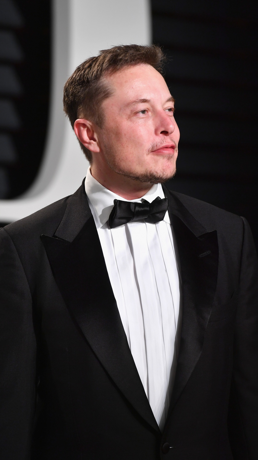 Elon Musk, Tesla Model 3, Anzug, Formelle Kleidung, Smoking. Wallpaper in 1080x1920 Resolution