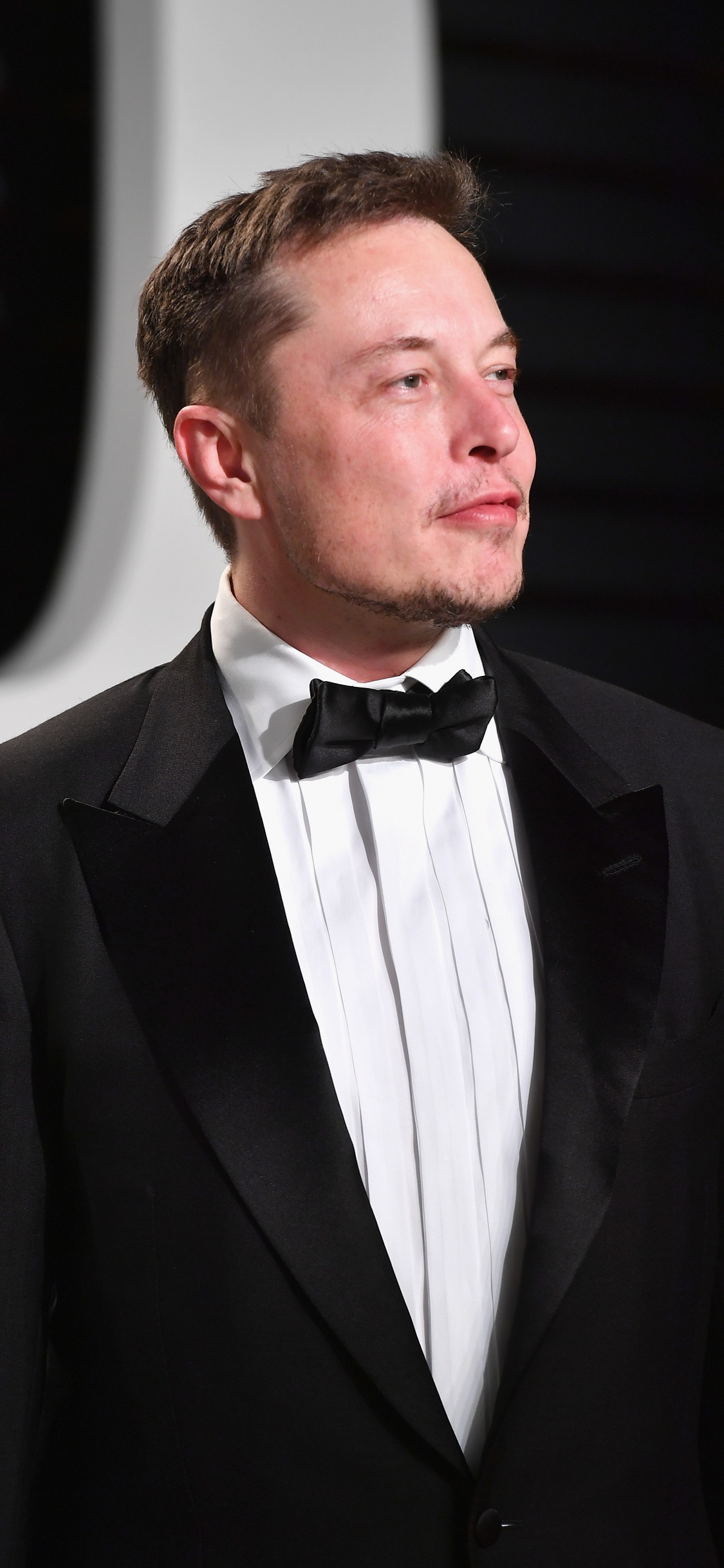 Elon Musk, Tesla Model 3, Usure Formelle, Tuxedo, Entrepreneur. Wallpaper in 1125x2436 Resolution