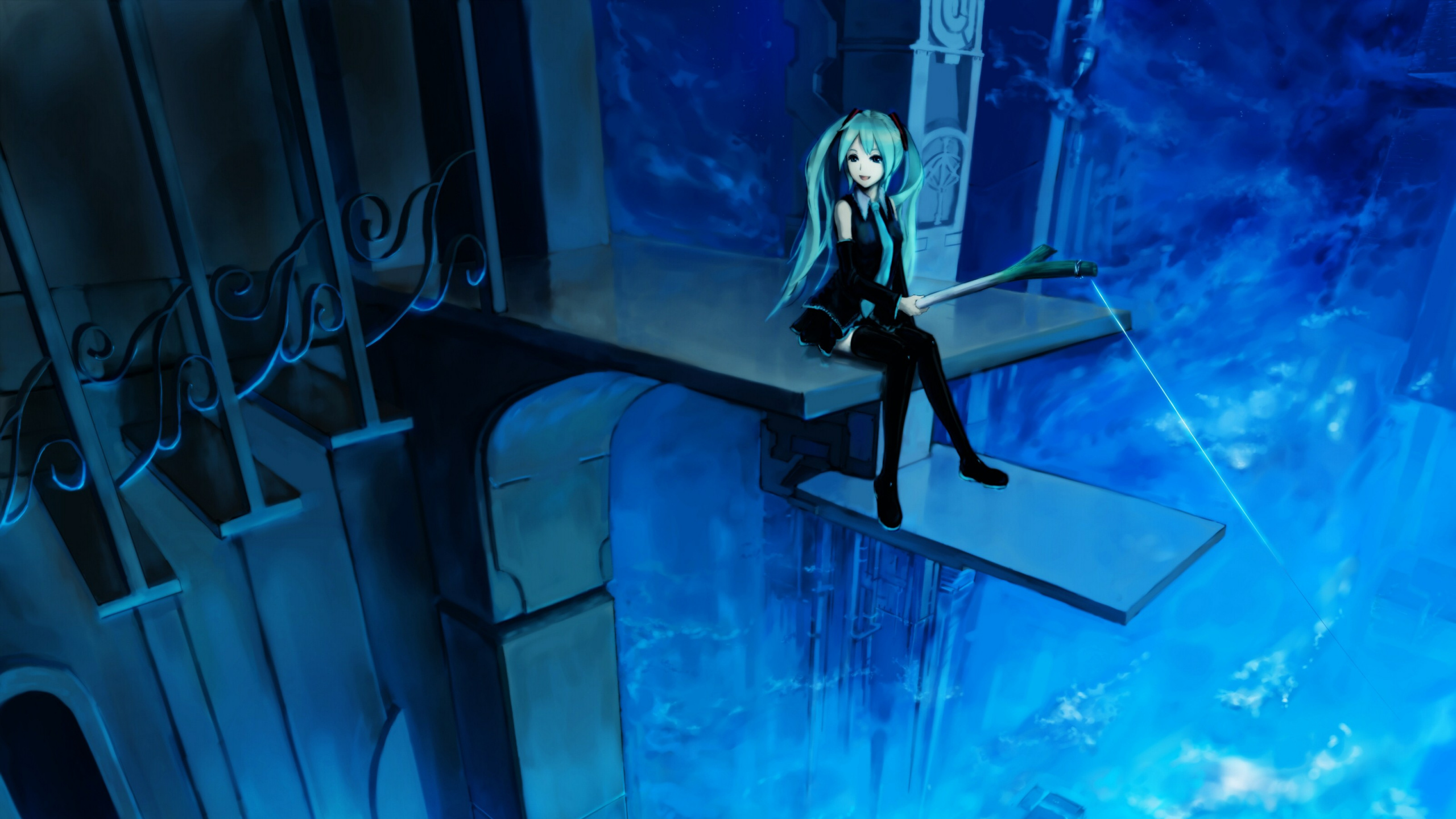Femme en Pantalon Noir Debout Sur Des Carreaux de Sol Bleu. Wallpaper in 2560x1440 Resolution
