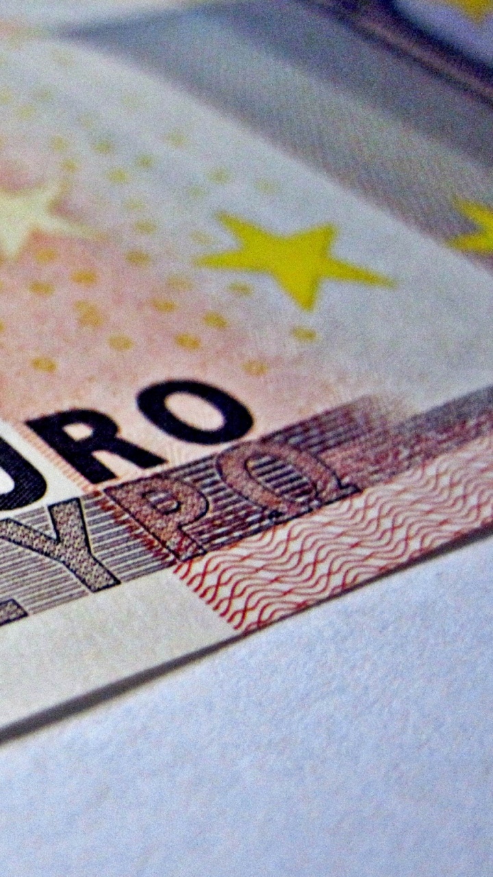 10-Euro-Schein Auf Weißem Textil. Wallpaper in 720x1280 Resolution