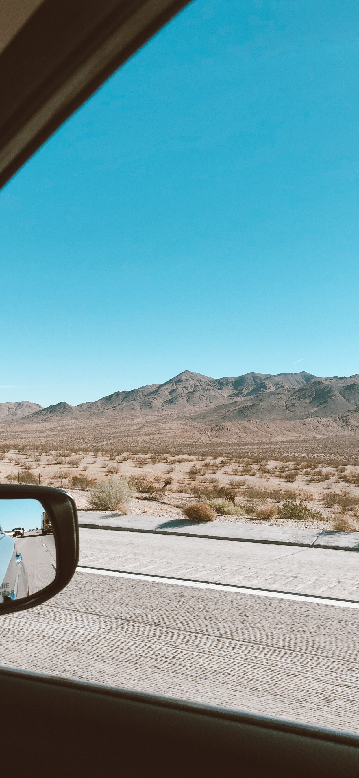 Rey, Parabrisas, Espejo Retrovisor, Viaje Por Carretera, Espejo Automotriz. Wallpaper in 1242x2688 Resolution