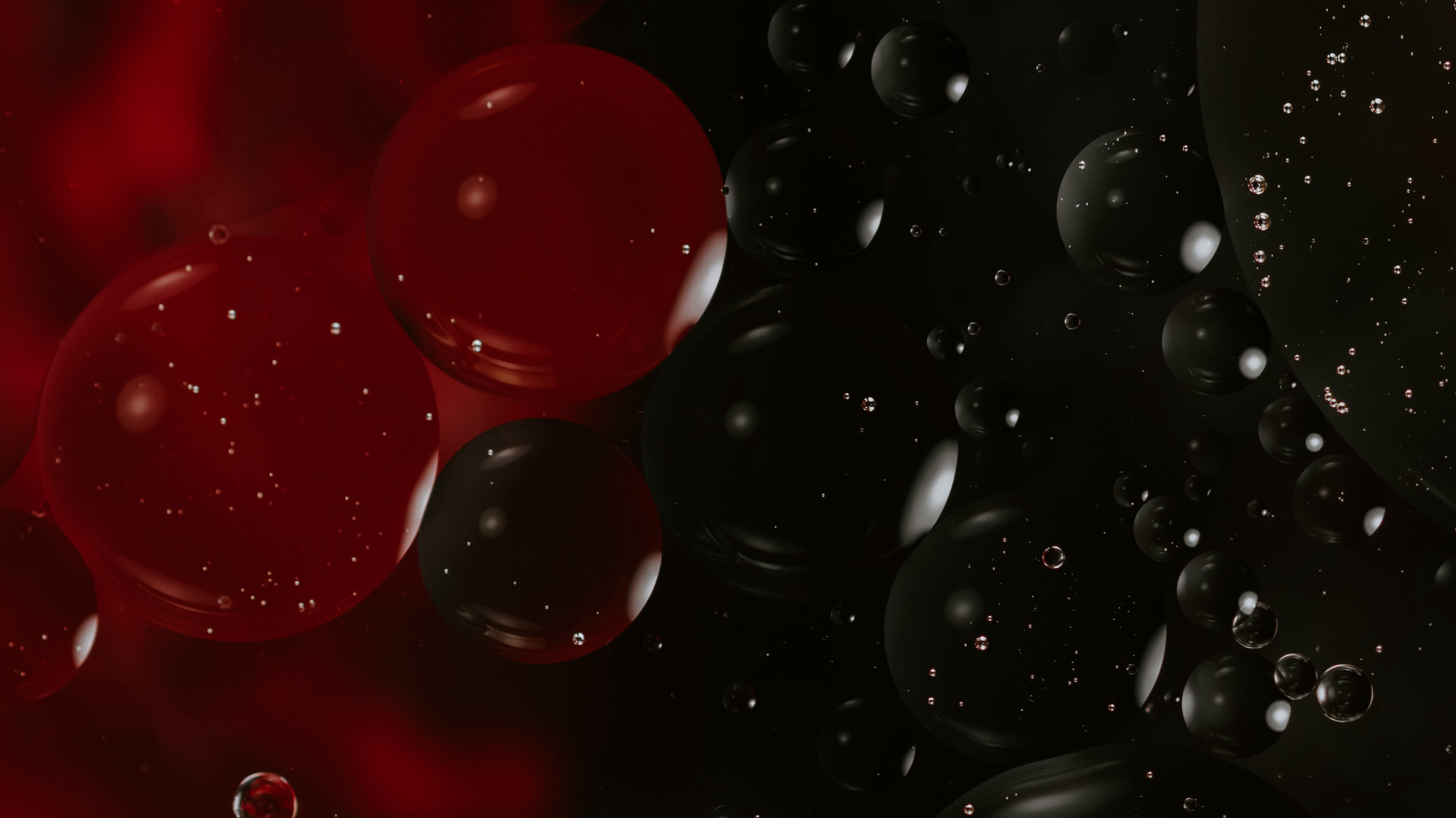 Red and White Round Ornament. Wallpaper in 3840x2160 Resolution