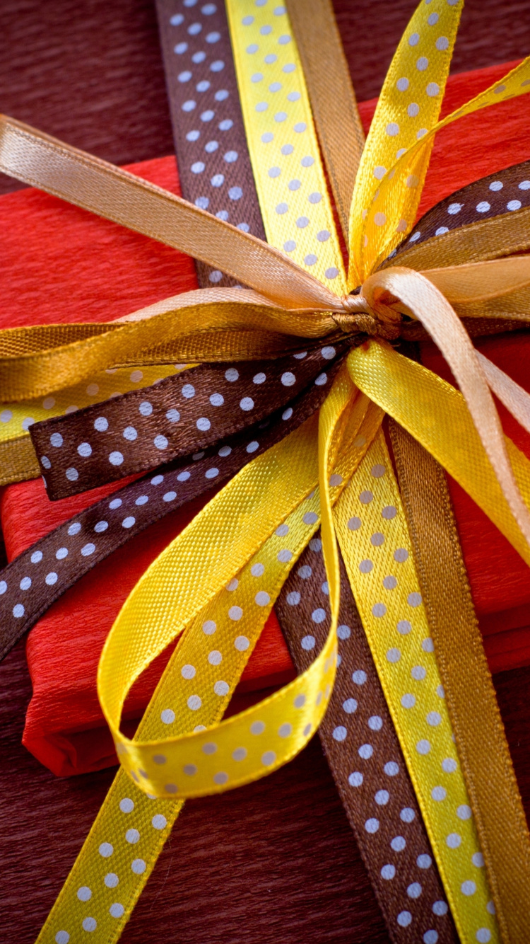 Regalo, Cinta, Actualidad, Envoltorio de Regalo, Amarillo. Wallpaper in 750x1334 Resolution