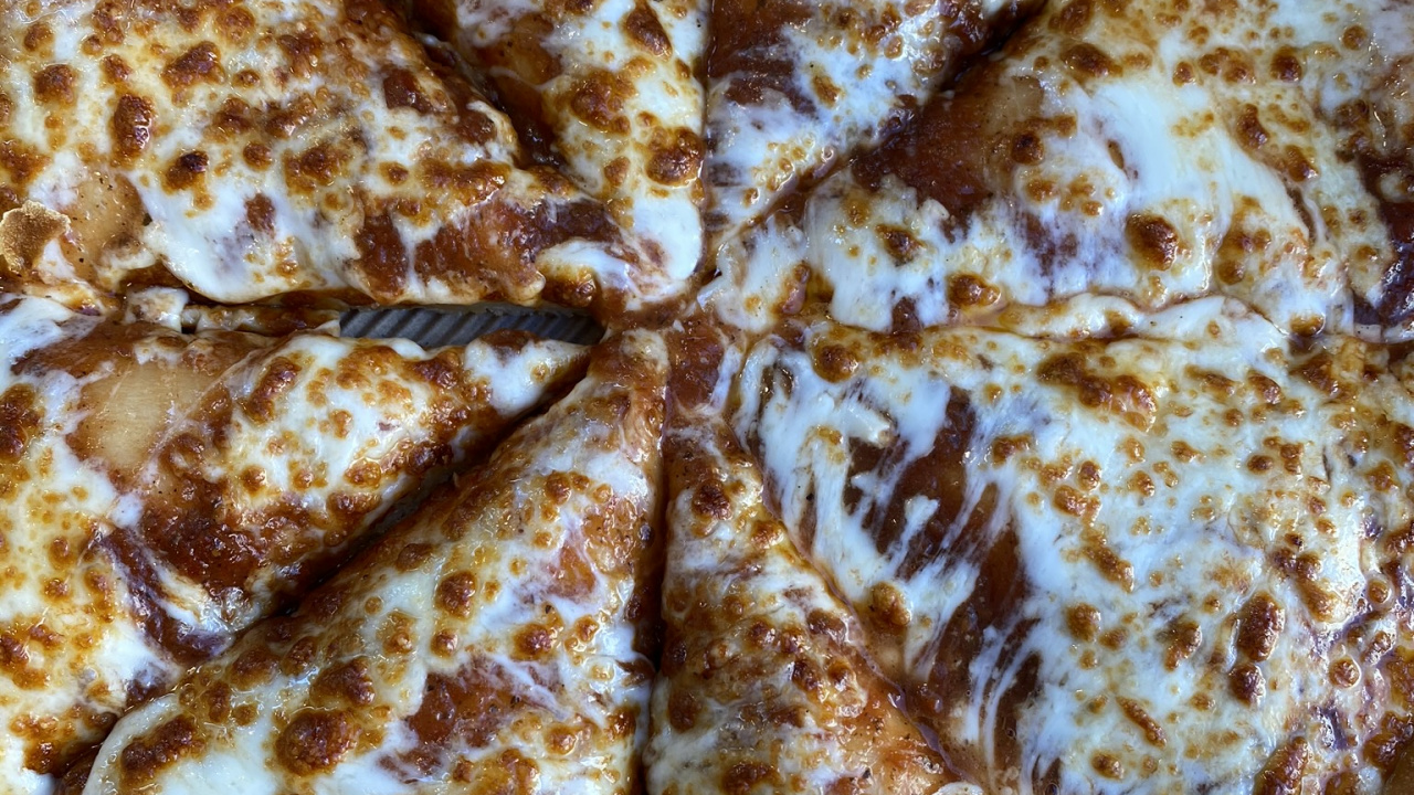 Pizza, Flammekueche, Manakisch, Europäische Küche, Fladenbrot. Wallpaper in 1280x720 Resolution