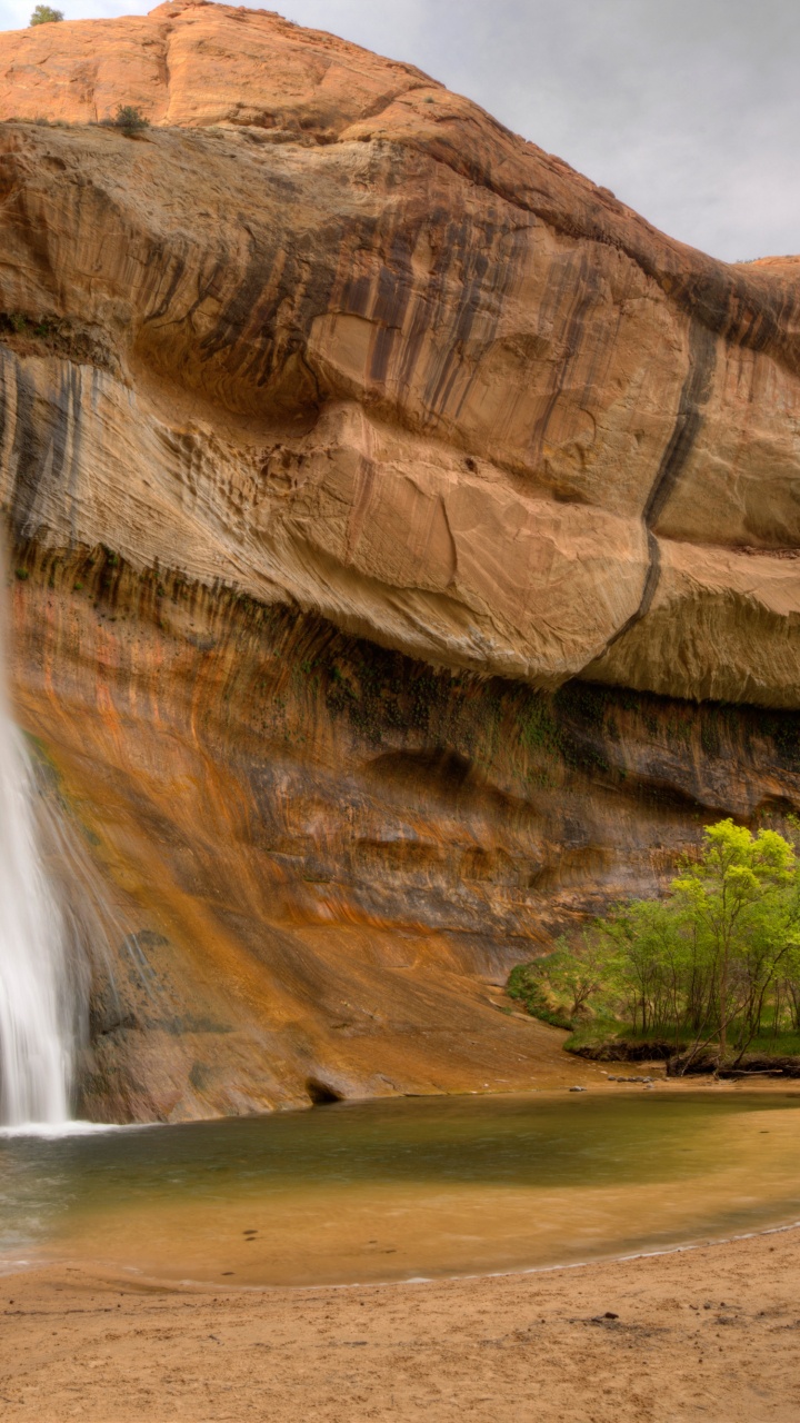 Cascada, el Parque Nacional De, Cataratas de Lower Calf Creek, Agua, Los Recursos de Agua. Wallpaper in 720x1280 Resolution