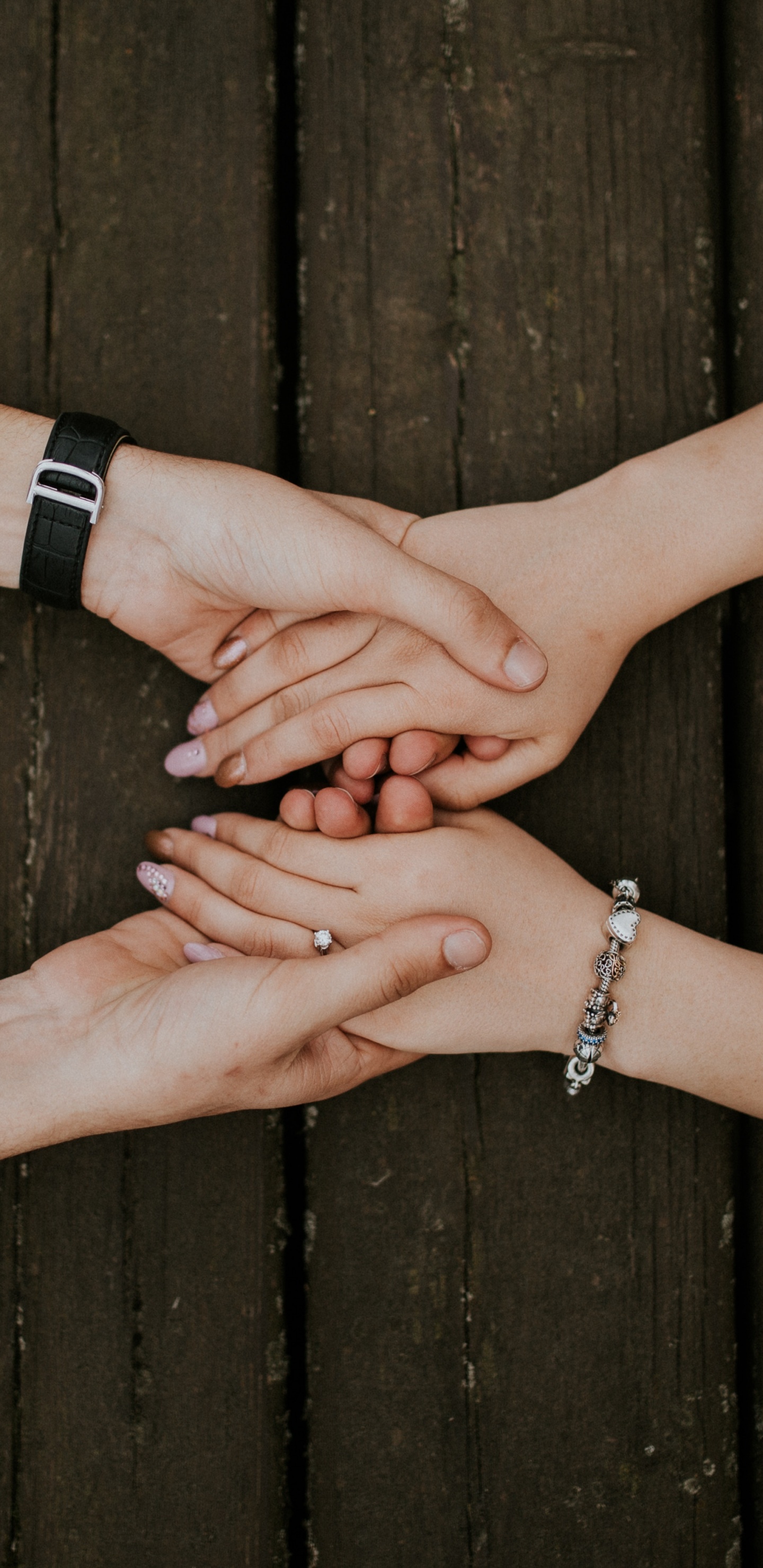 Mano, Muñeca, Dedo, Tomados de la Mano, Gesto. Wallpaper in 1440x2960 Resolution