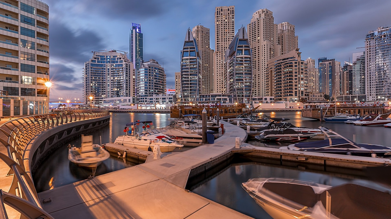 White and Brown Boat on Dock Near City Buildings During Daytime. Wallpaper in 1366x768 Resolution