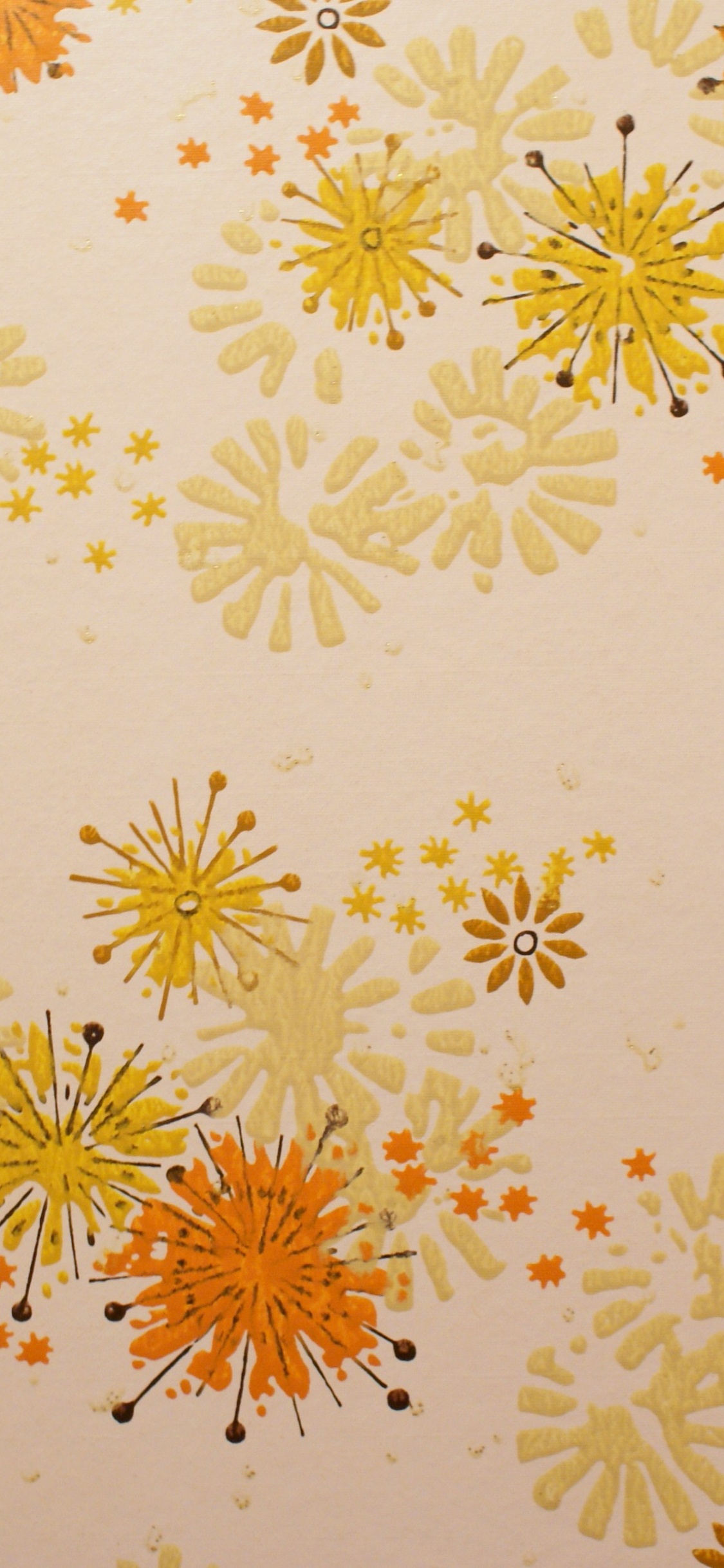 White and Yellow Floral Textile. Wallpaper in 1125x2436 Resolution