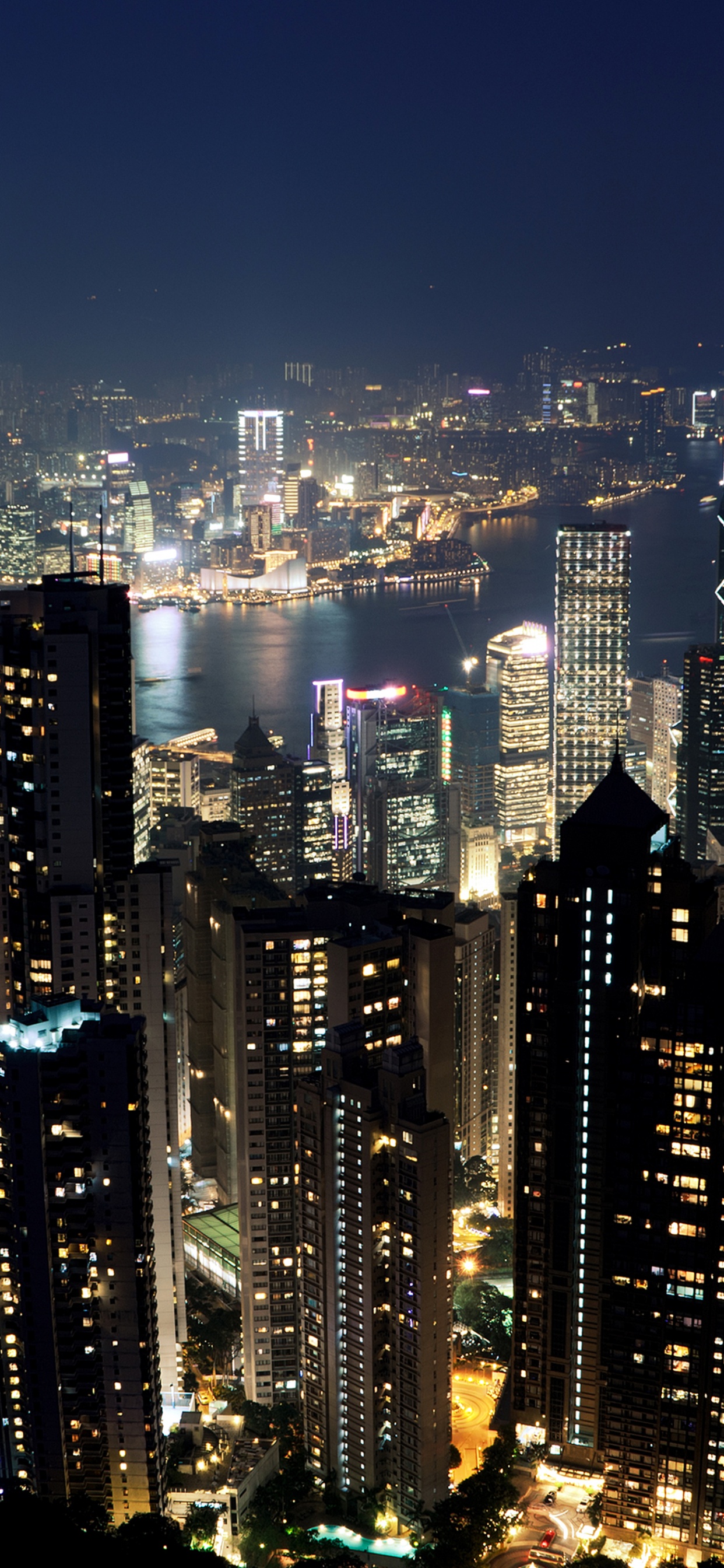 Skyline Der Stadt Bei Nacht Night. Wallpaper in 1242x2688 Resolution