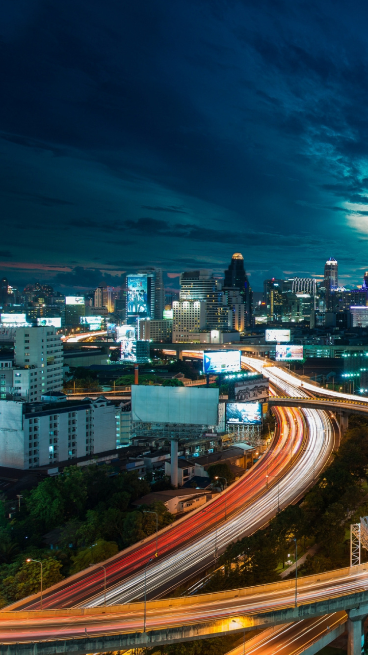 Photographie en Accéléré de la Ville Pendant la Nuit. Wallpaper in 750x1334 Resolution