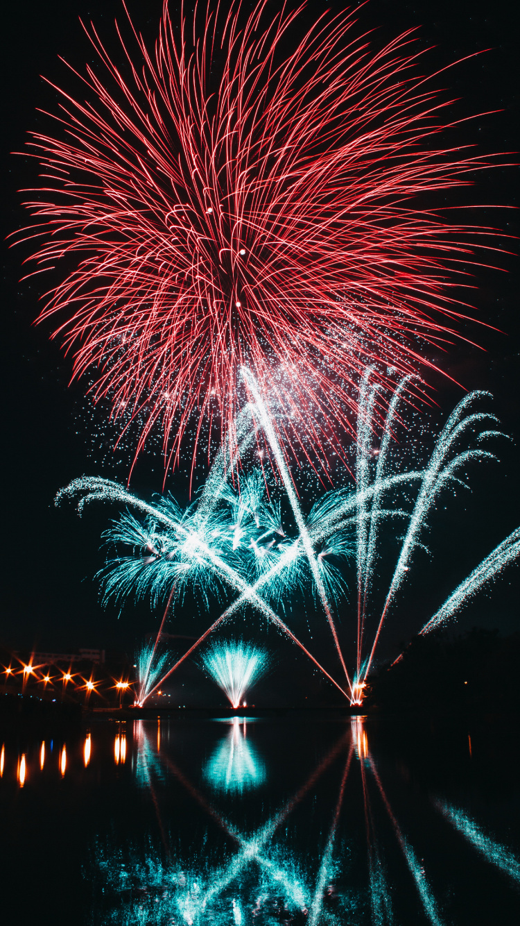 Pirotecnia, el Día de Año Nuevo, Medianoche, Evento, Diwali. Wallpaper in 750x1334 Resolution