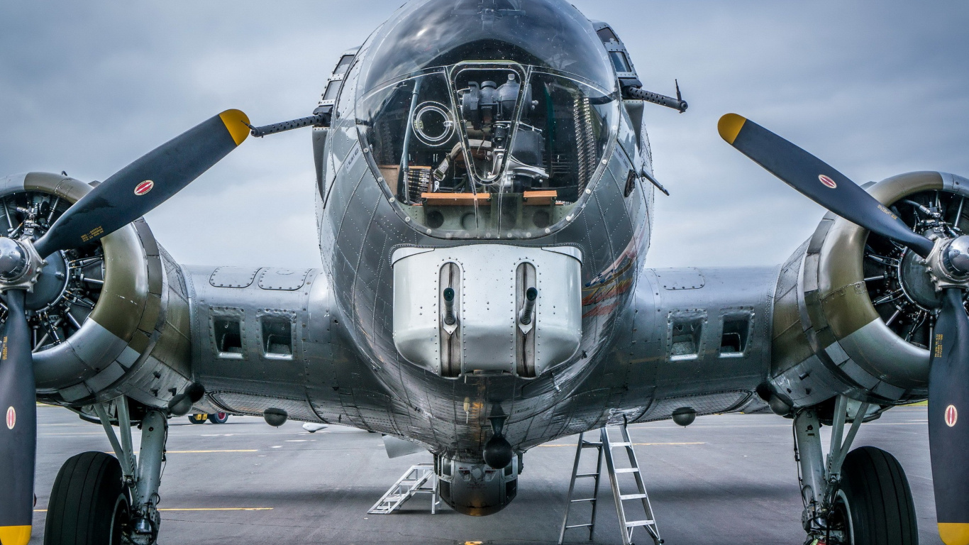 Gray and Yellow Fighter Plane. Wallpaper in 1366x768 Resolution