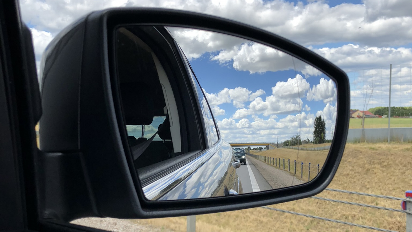 Rear-view Mirror, King, Compact Car, Automotive Mirror, Automotive Side-view Mirror. Wallpaper in 1366x768 Resolution