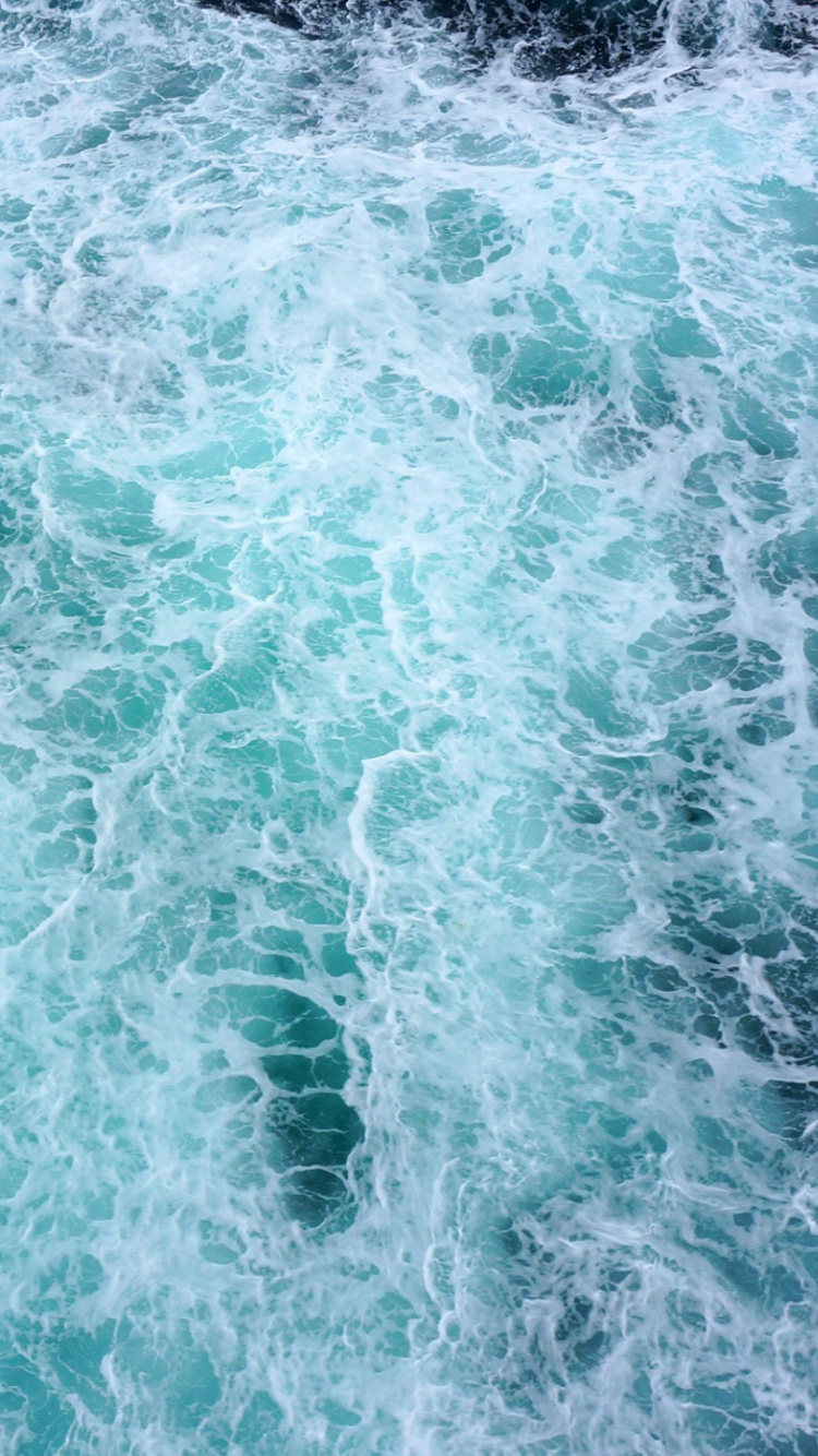 Ondas de Agua en la Superficie en Blanco y Negro. Wallpaper in 750x1334 Resolution