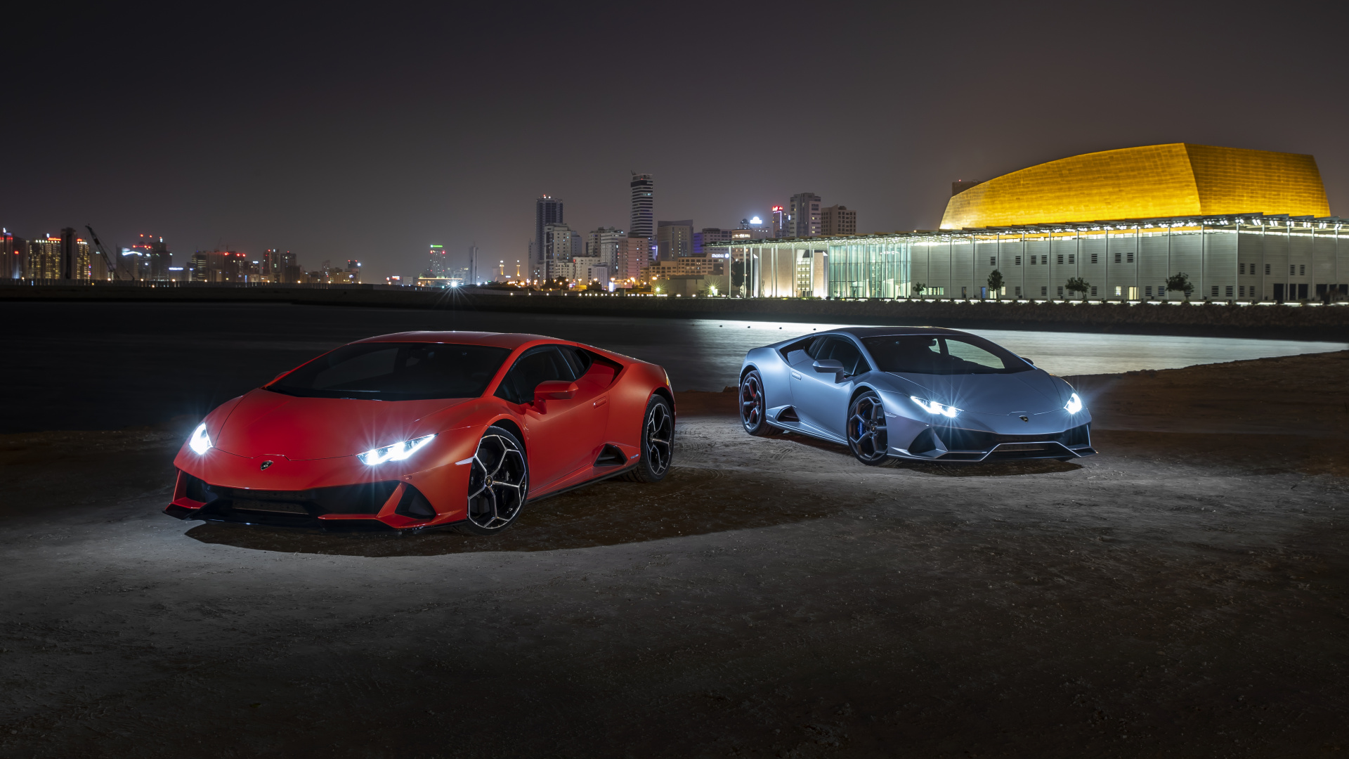 Rotes Coupe Auf Einem Parkplatz Geparkt. Wallpaper in 1920x1080 Resolution