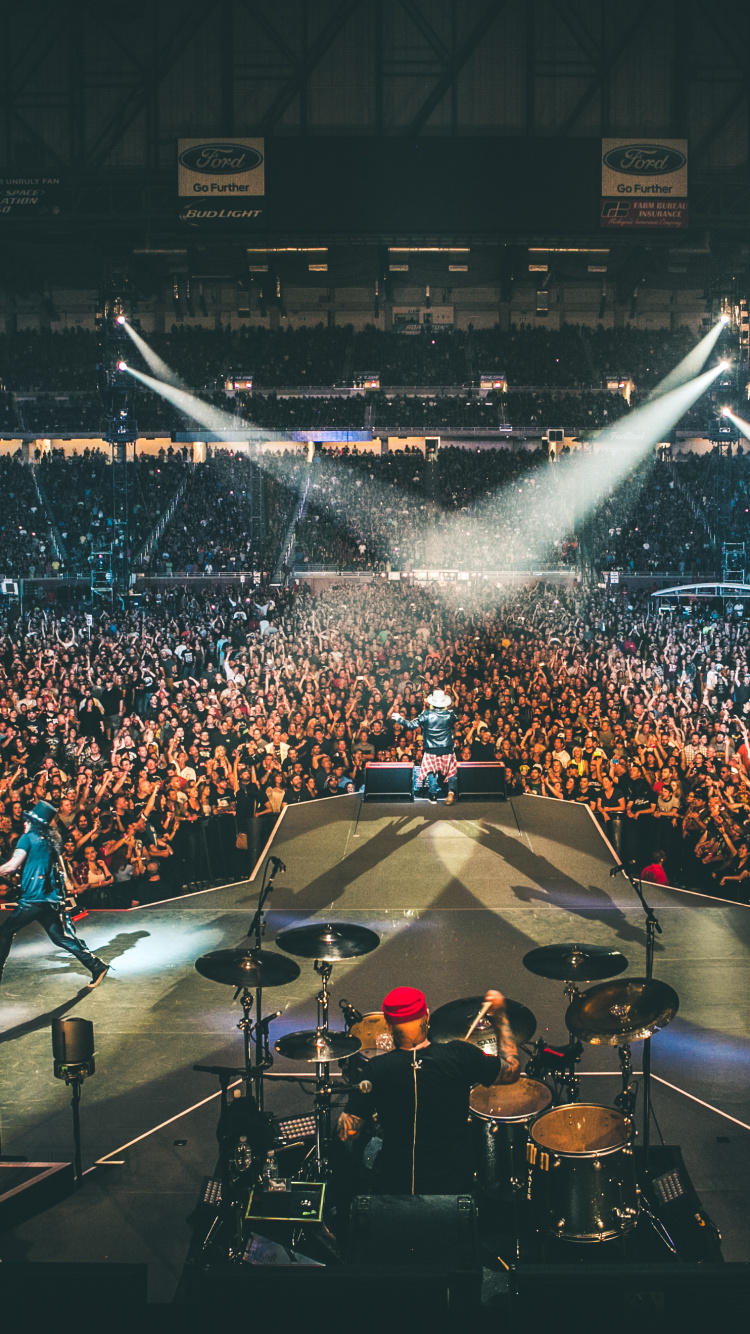 No en Esta Vida Gira, Guns N Roses, Concierto, Rendimiento, Entretenimiento. Wallpaper in 750x1334 Resolution