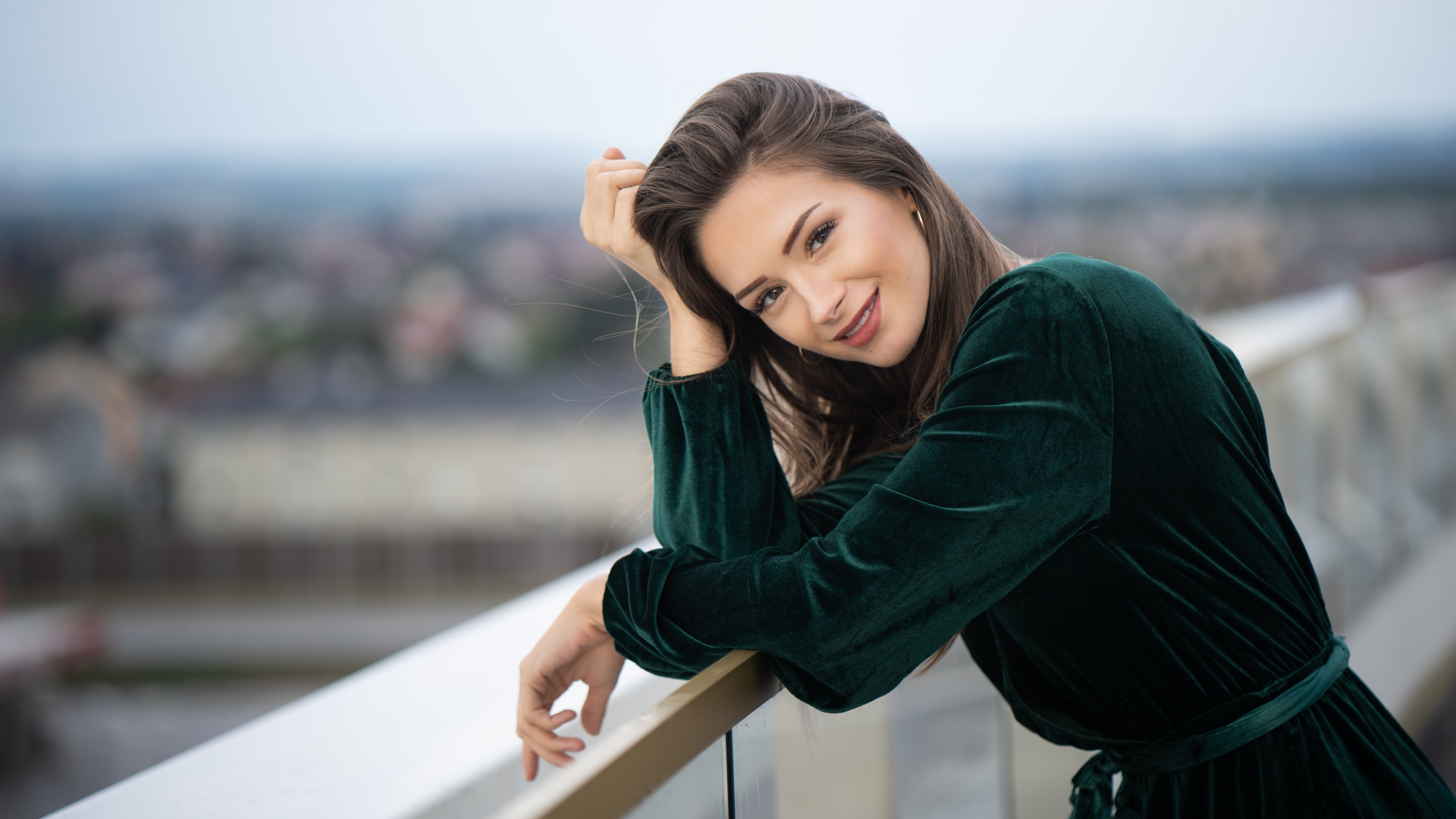 Beauty, Hairstyle, Fashion, Long Hair, Eye. Wallpaper in 2560x1440 Resolution