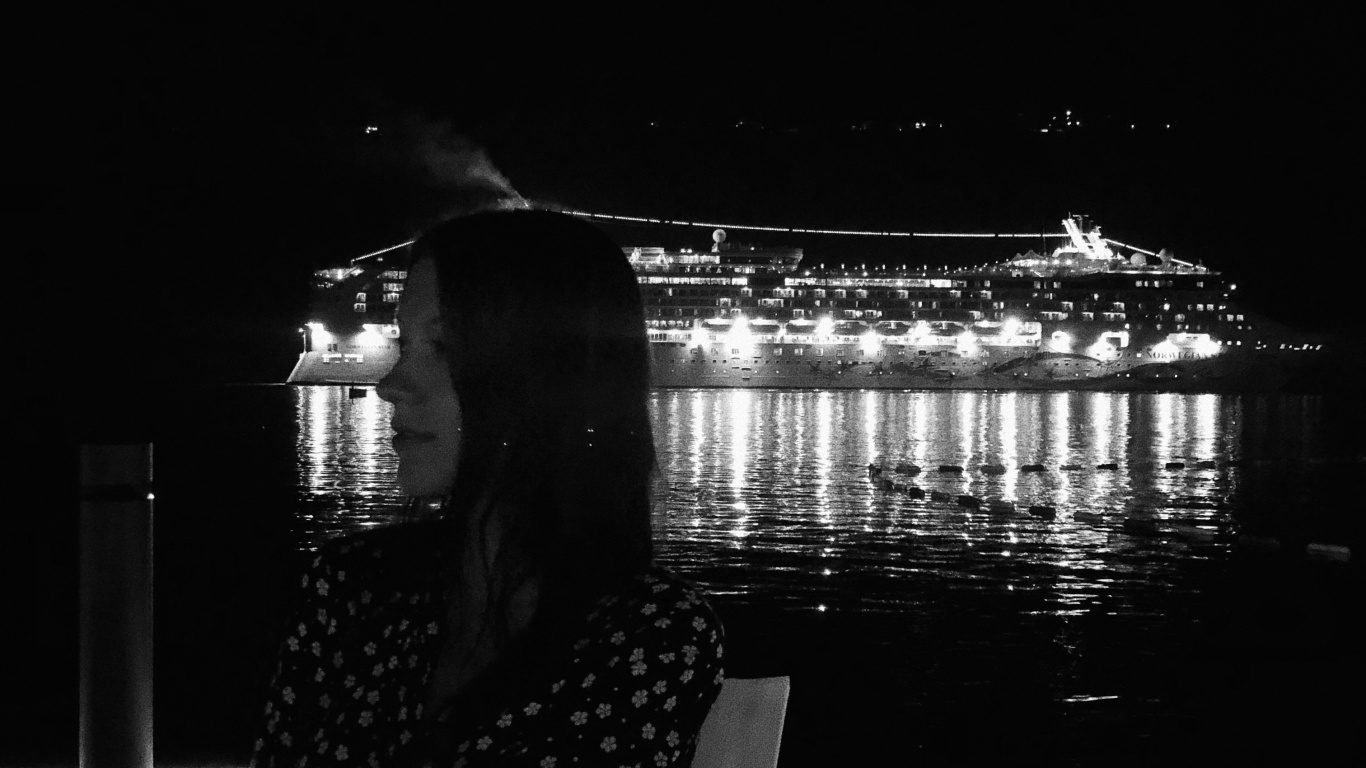 Reflexión, Agua, en Blanco y Negro, Medianoche, Tintes y Matices. Wallpaper in 1366x768 Resolution