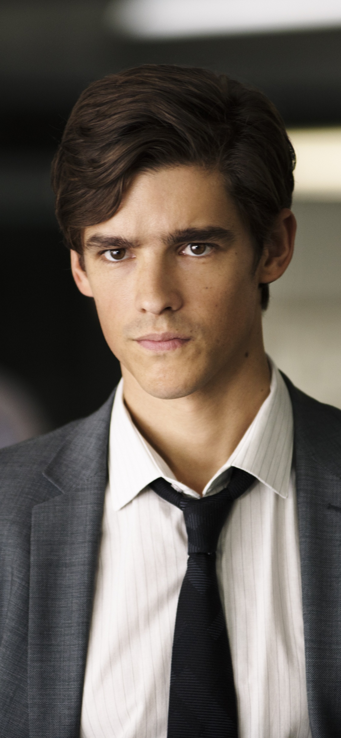 Homme en Veste de Costume Grise. Wallpaper in 1125x2436 Resolution