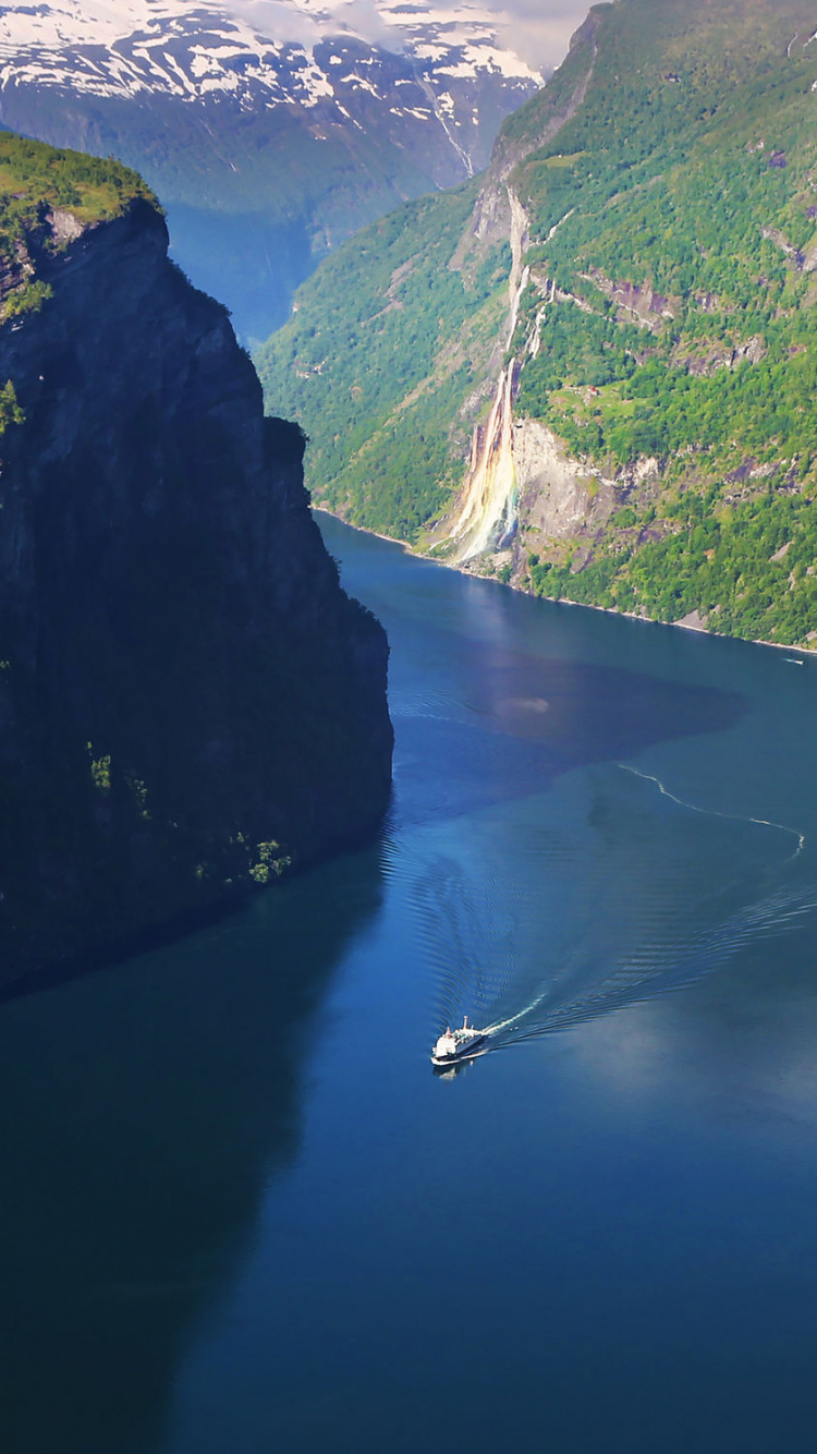 Aerial View of Lake Between Mountains During Daytime. Wallpaper in 750x1334 Resolution