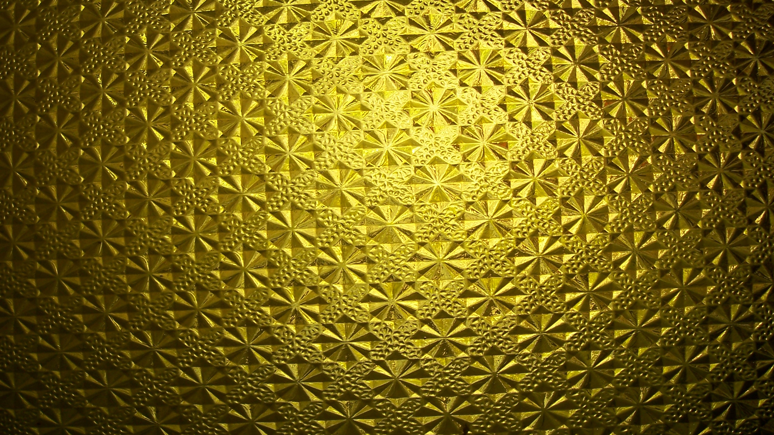 Gelb-weißes Florales Textil. Wallpaper in 2560x1440 Resolution