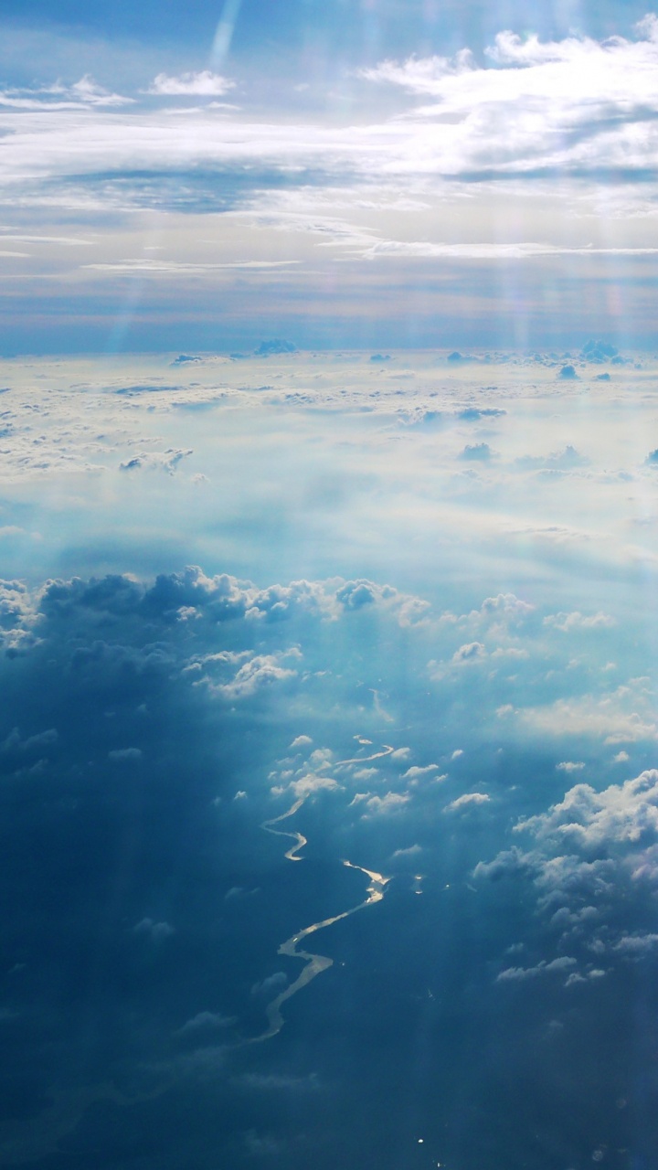 Weiße Wolken Und Blauer Himmel Tagsüber. Wallpaper in 720x1280 Resolution