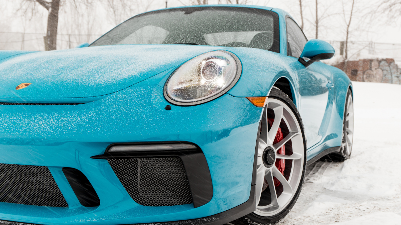 Blue Bmw m 3 Coupe on Snow Covered Ground During Daytime. Wallpaper in 1280x720 Resolution