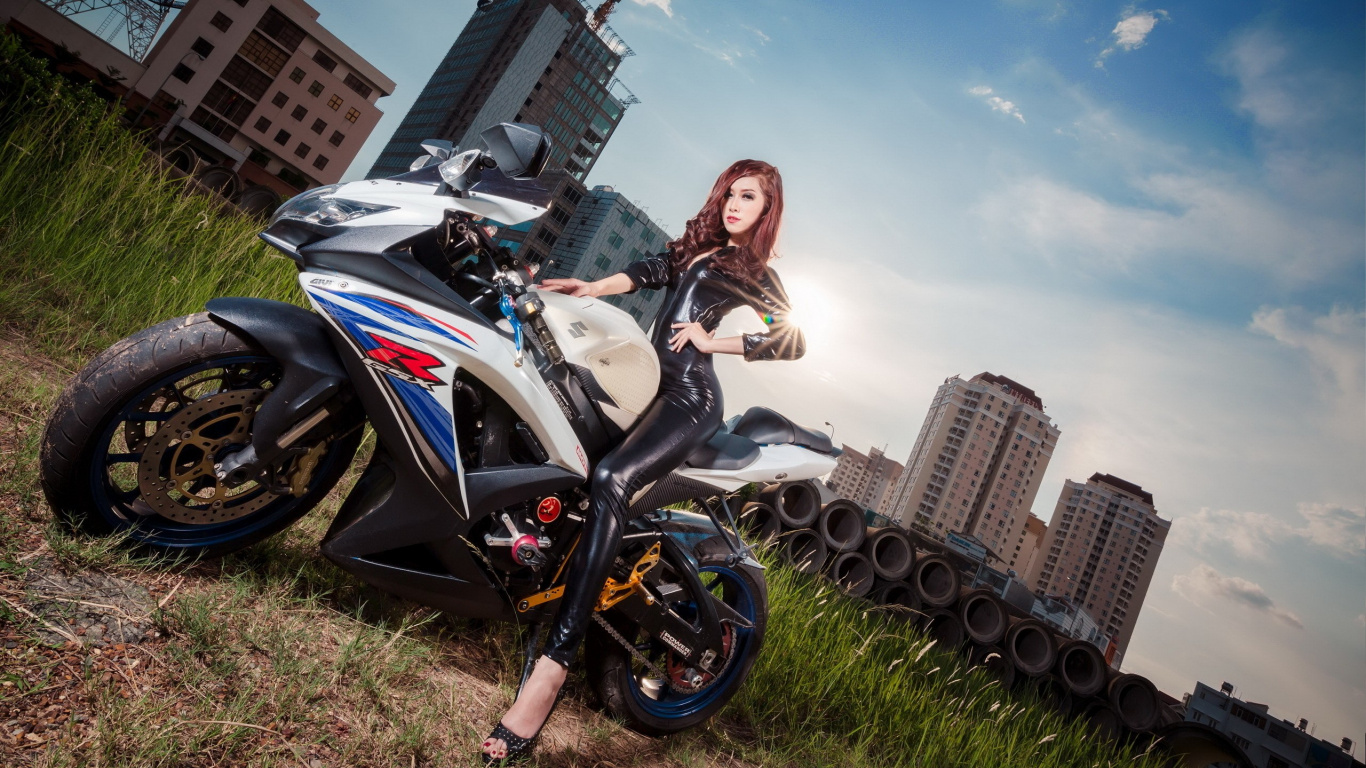 Woman in Black Jacket Sitting on Black Sports Bike. Wallpaper in 1366x768 Resolution