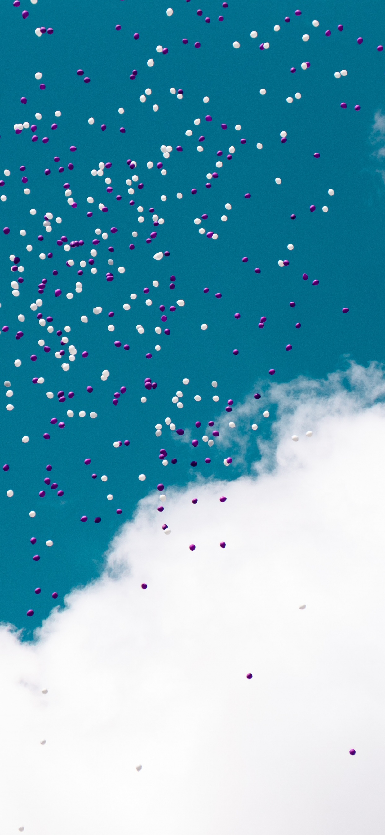 Weiße Wolken Und Blauer Himmel. Wallpaper in 1242x2688 Resolution