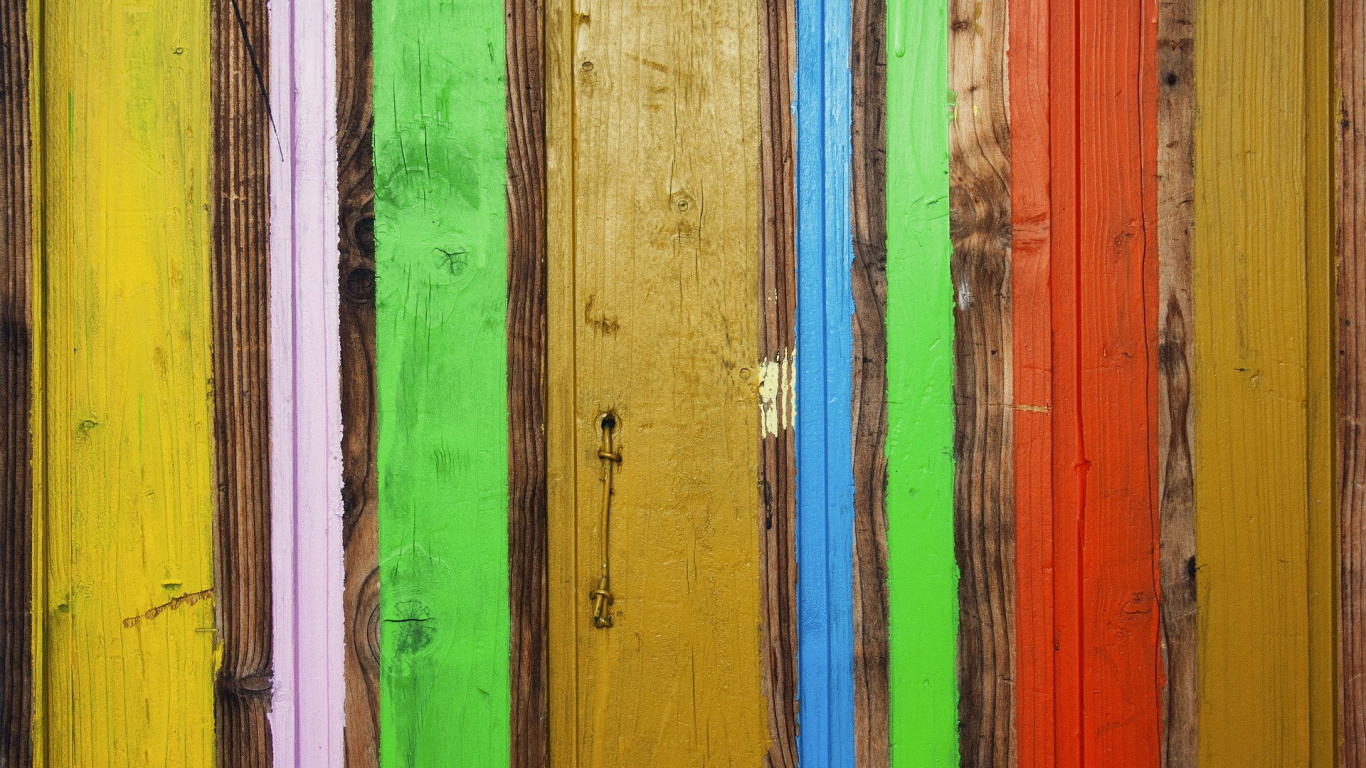 Grüngelbe Und Rote Holzwand. Wallpaper in 1366x768 Resolution