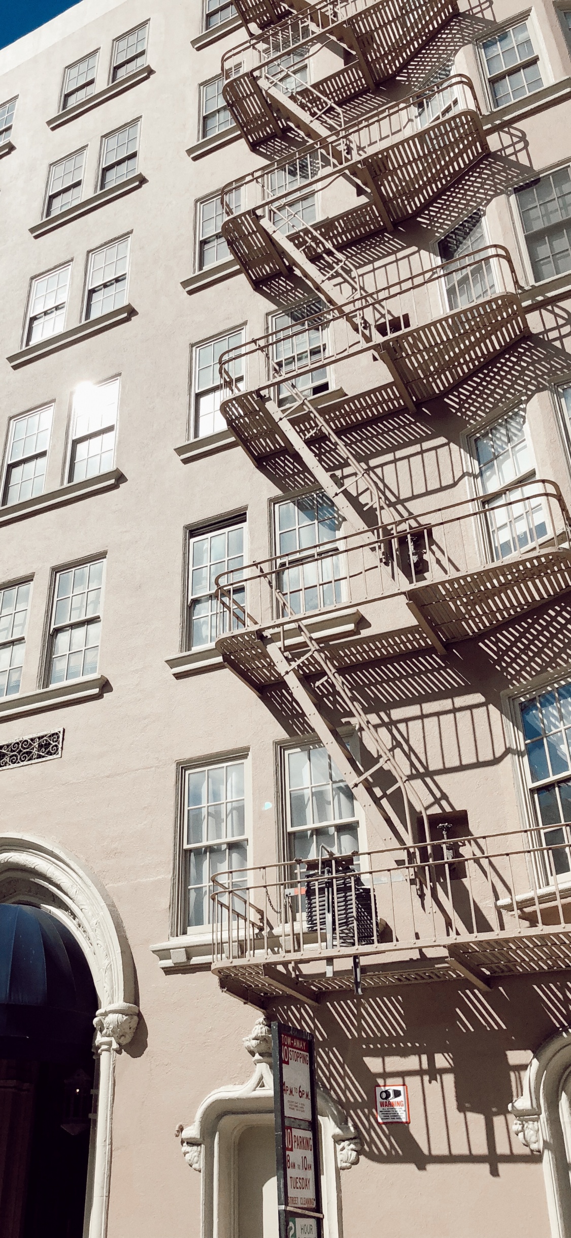 里程碑, 窗口, 塔块, 住宅区, 建筑 壁纸 1125x2436 允许