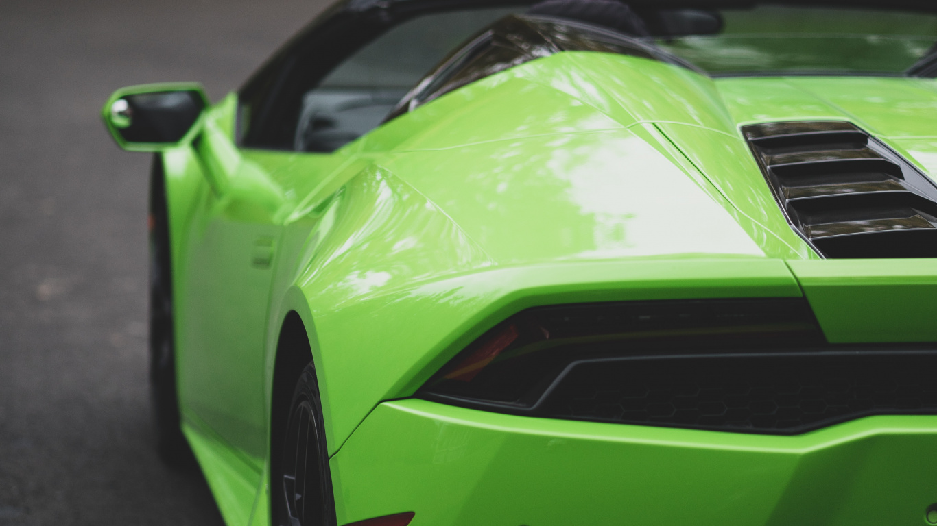 Lamborghini Aventador Verde en la Carretera Durante el Día. Wallpaper in 1366x768 Resolution