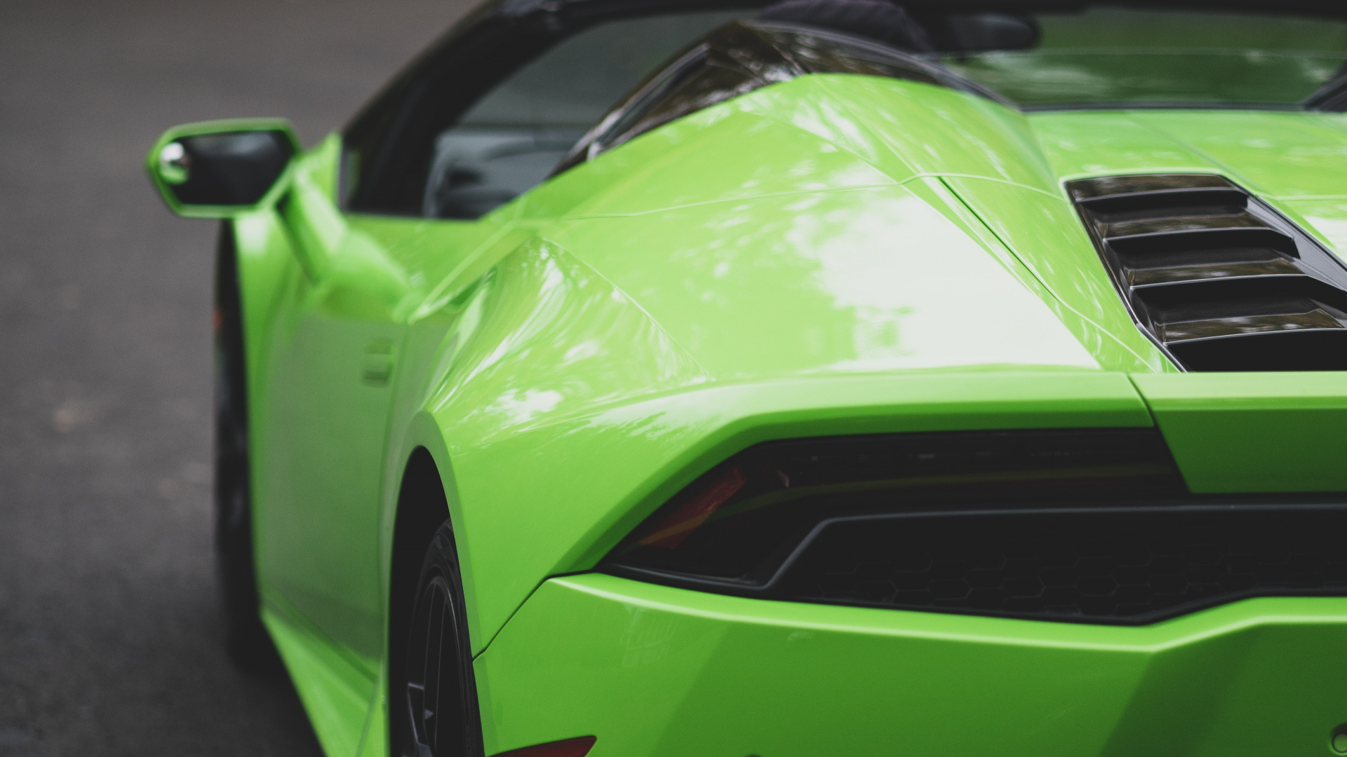 Lamborghini Aventador Verte Sur Route Pendant la Journée. Wallpaper in 1920x1080 Resolution