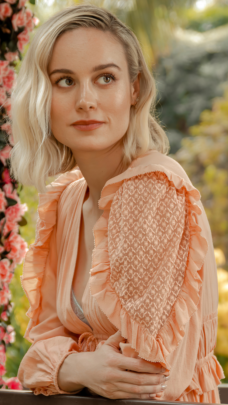 Brie Larson, Captain Marvel, Hair, Pink, Beauty. Wallpaper in 750x1334 Resolution